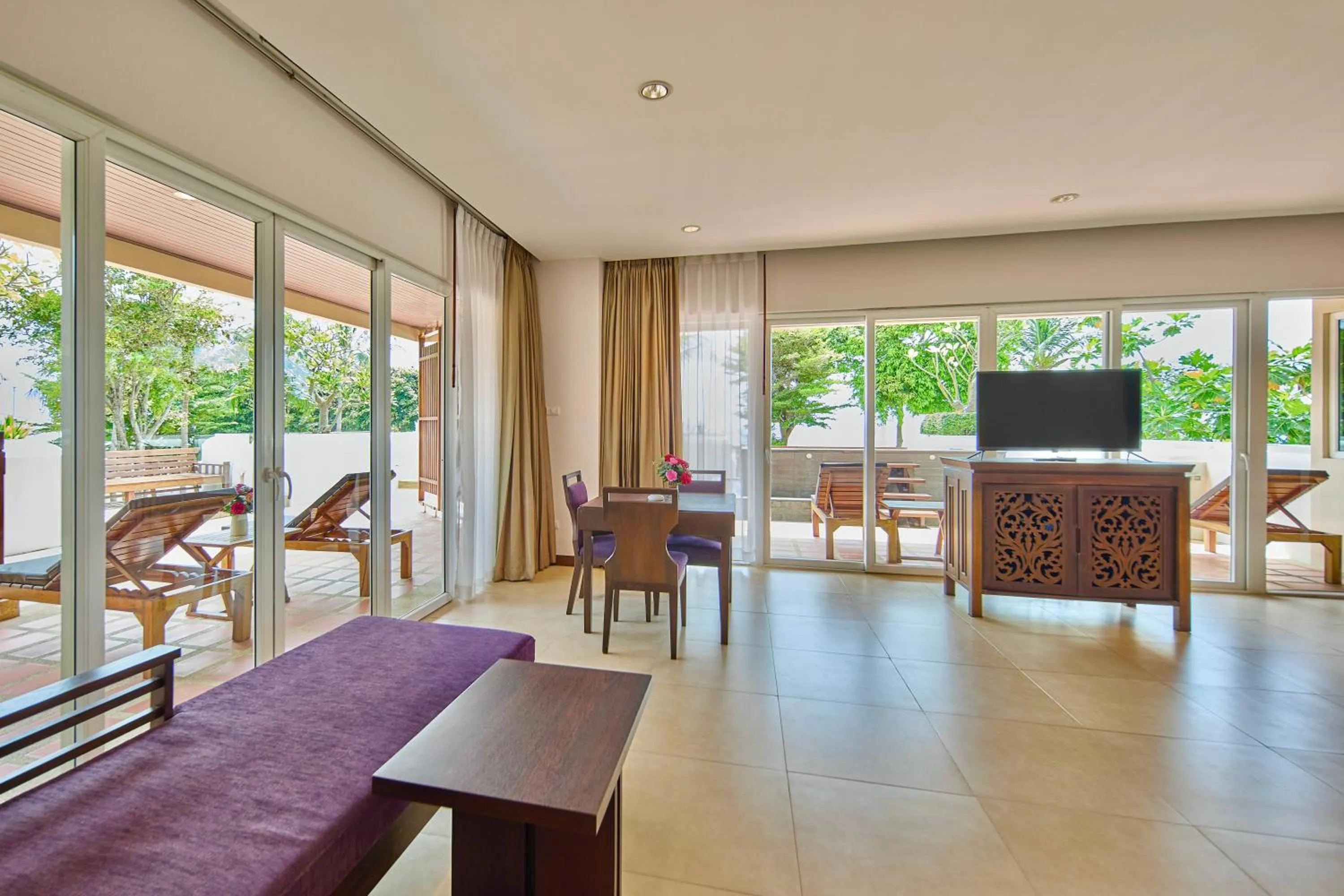 Living room in The Heritage Pattaya Beachfront Resort