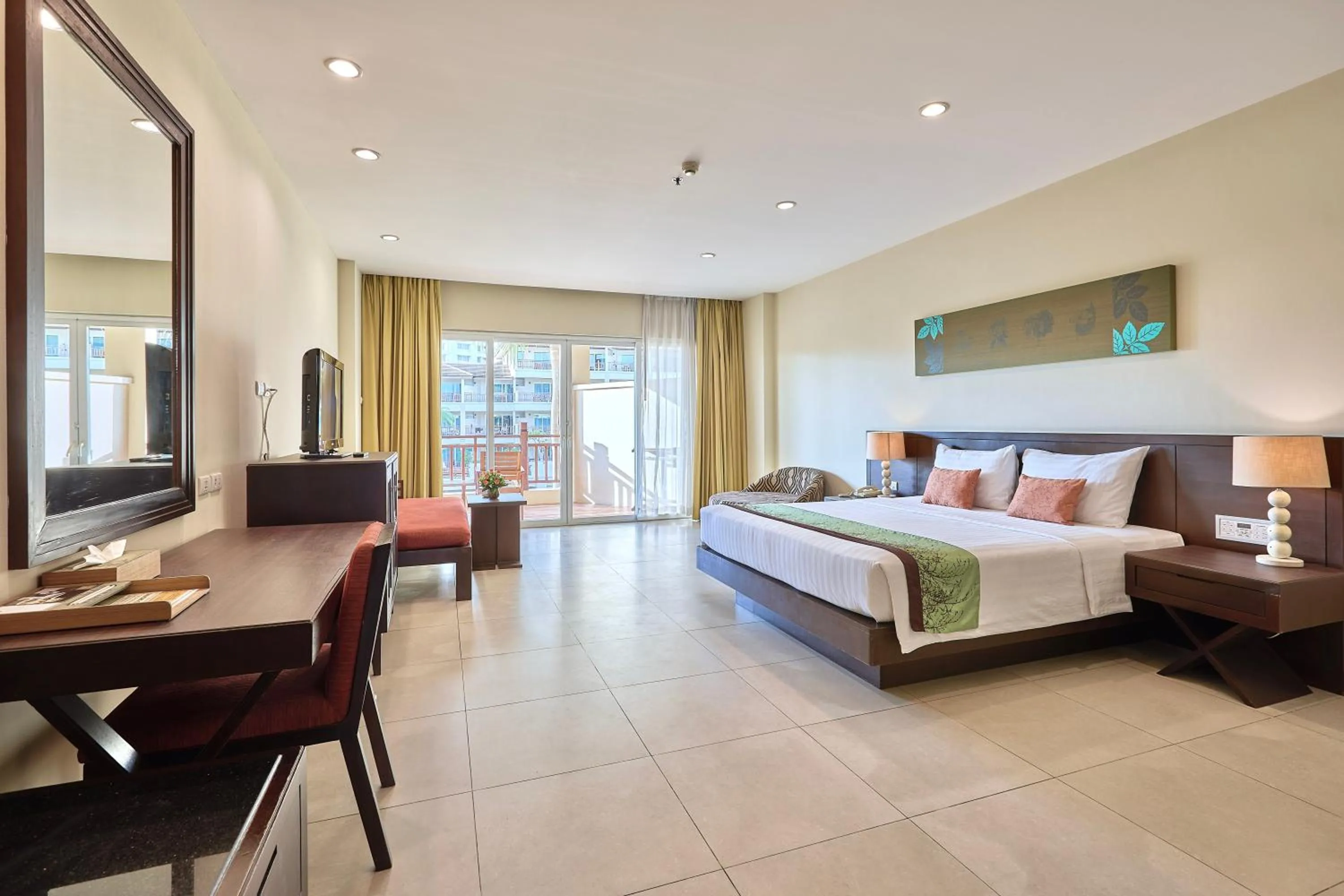 Photo of the whole room, Bed in The Heritage Pattaya Beachfront Resort