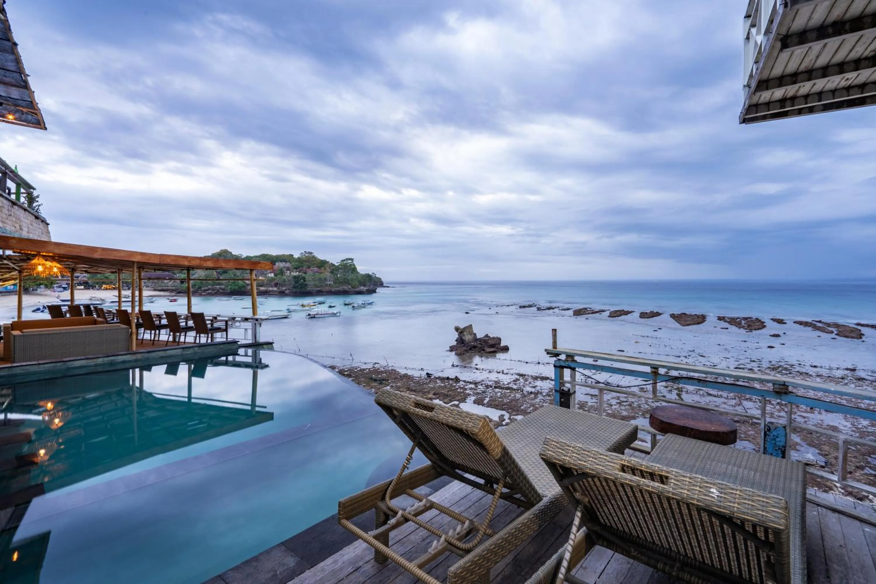 Mushroom Beach Bungalows