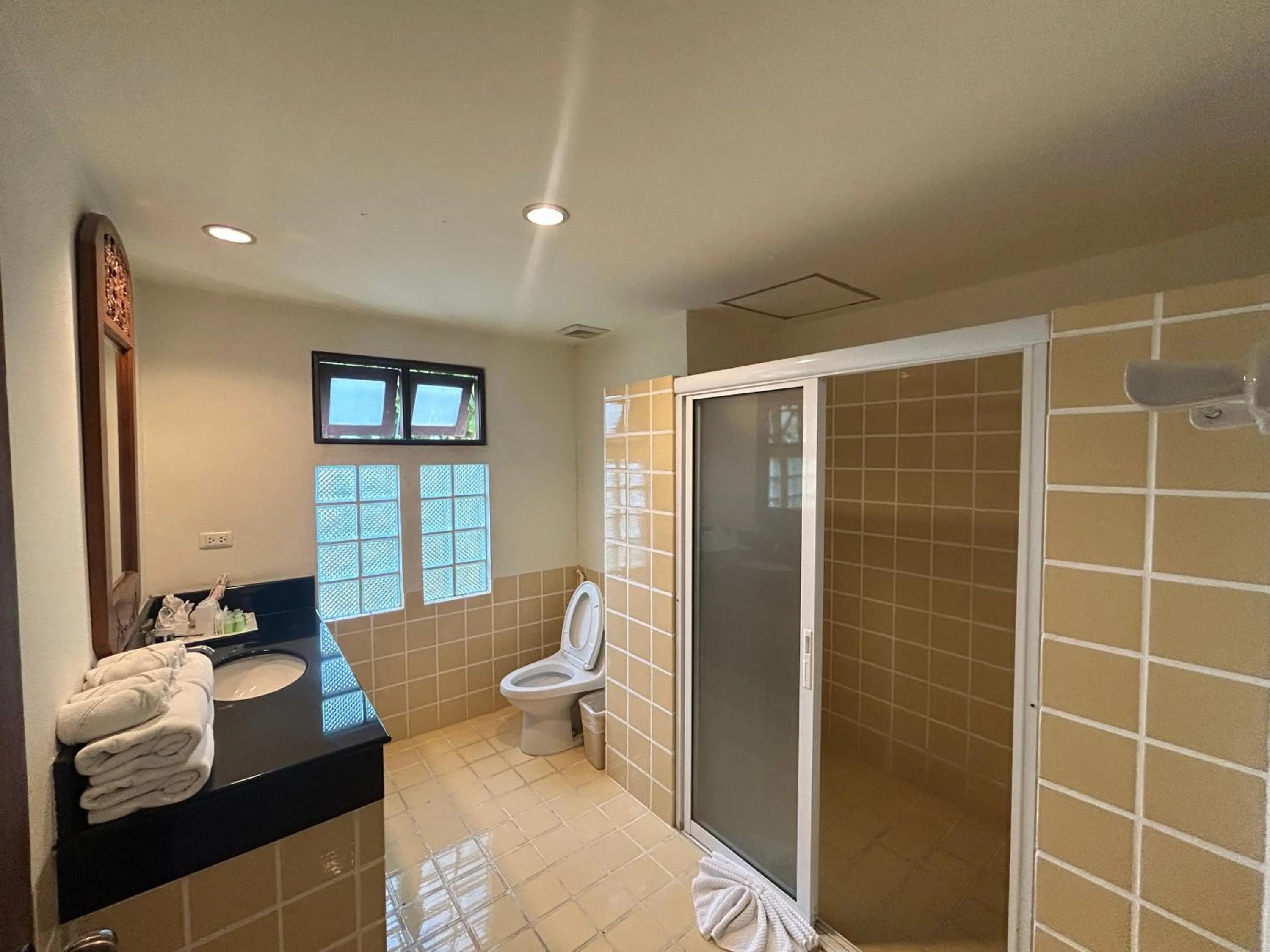 Shower in Teak Garden Resort, Chiang Rai