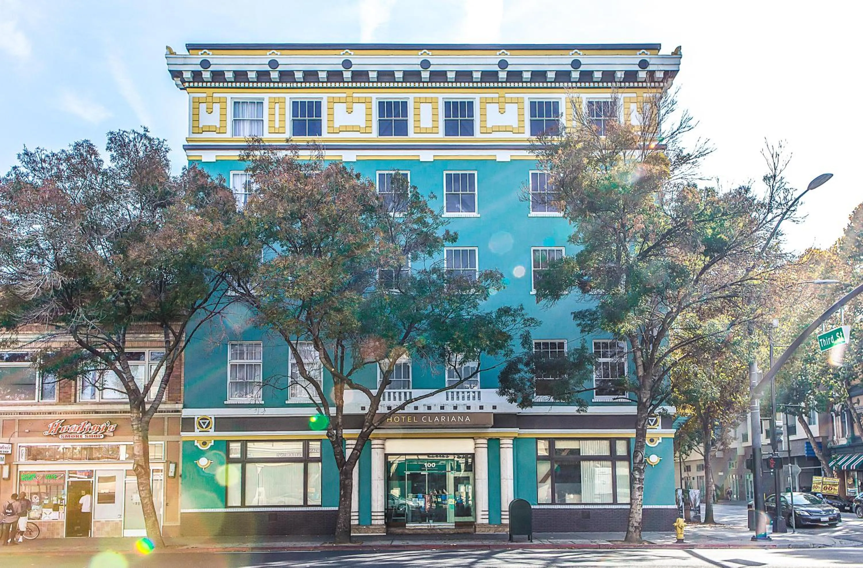 Facade/entrance in Hotel Clariana
