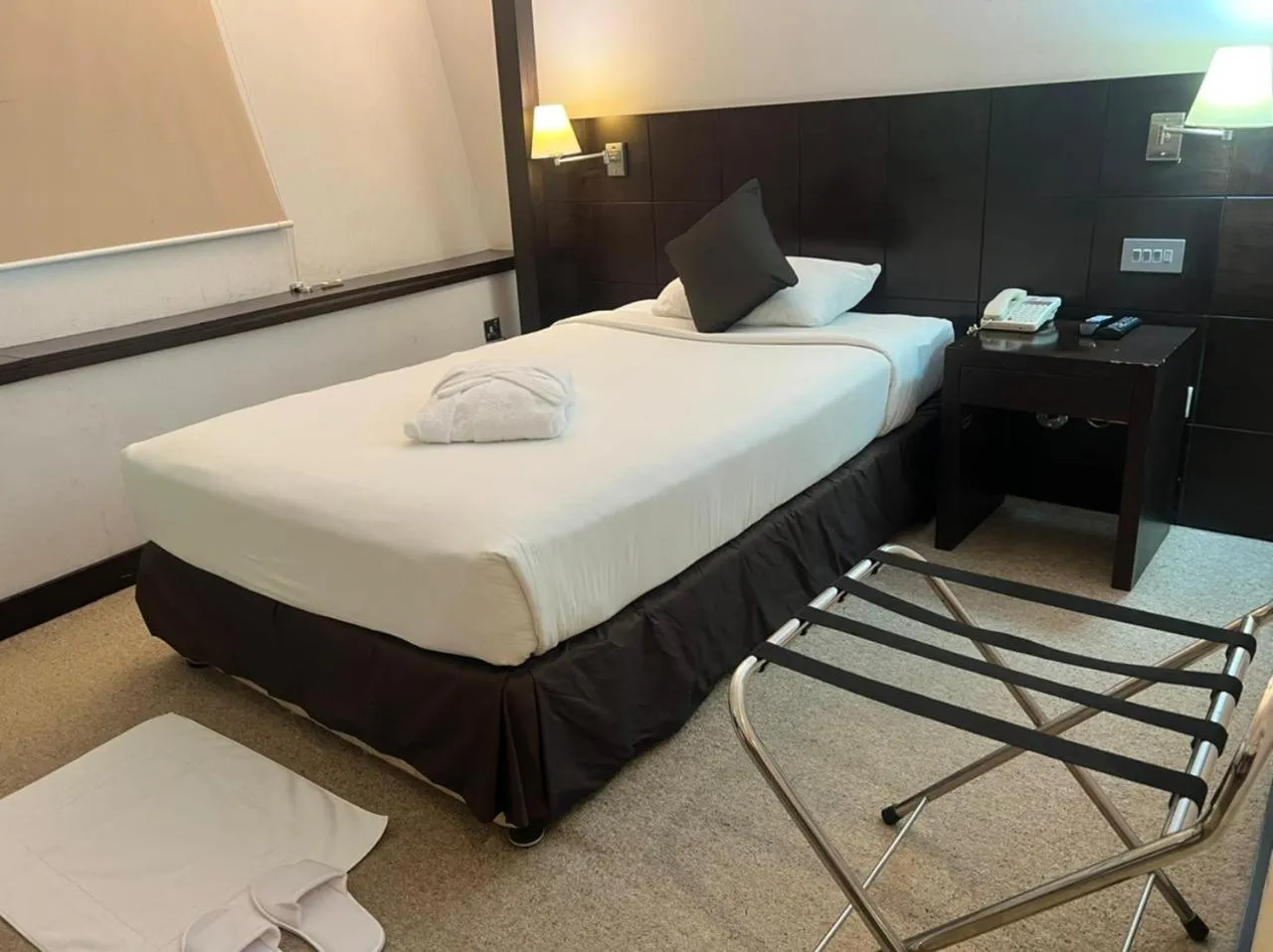 Bedroom, Bed in Al Jazira Club Hotel