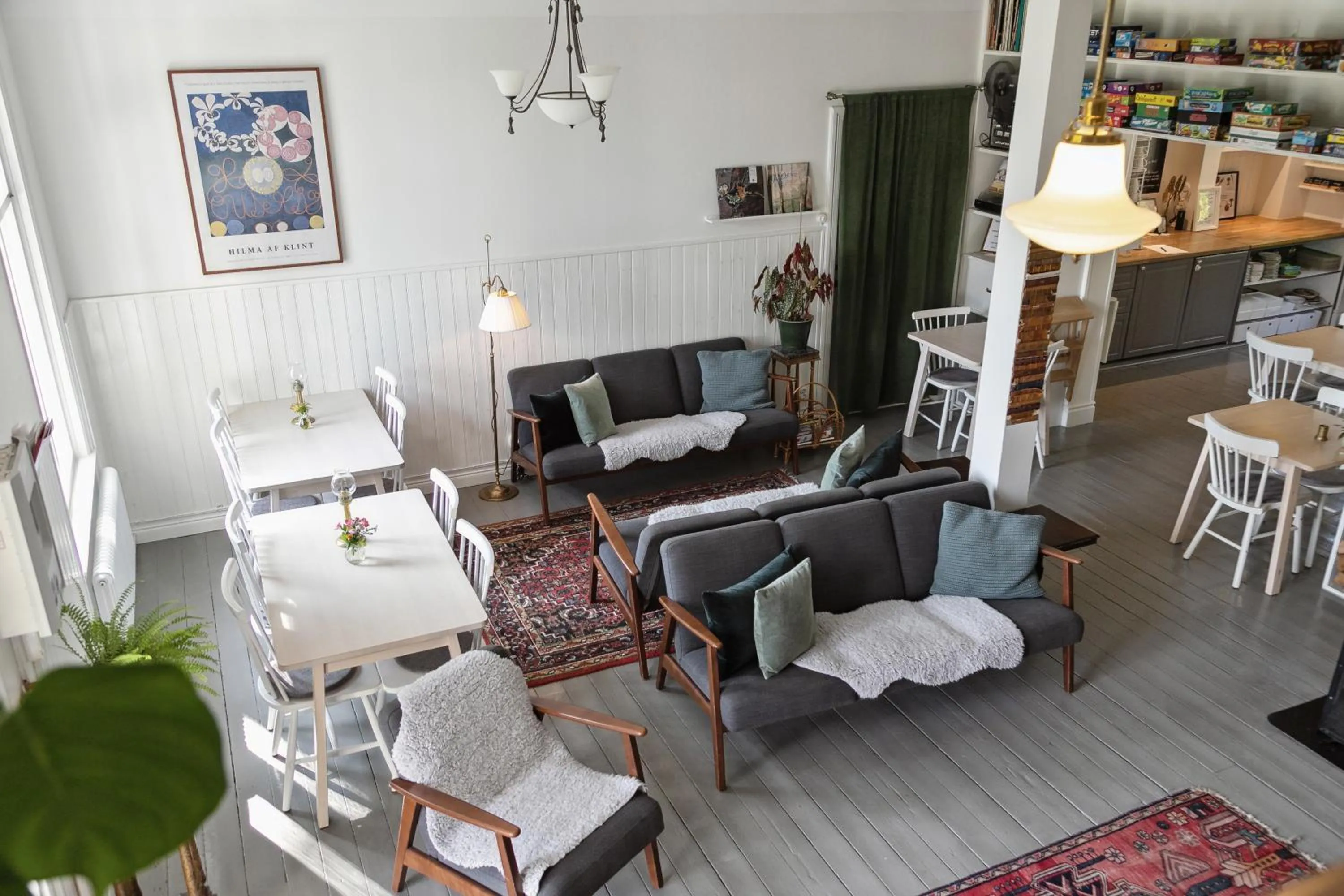 Communal lounge/ TV room in STF Villa Söderåsen B&B