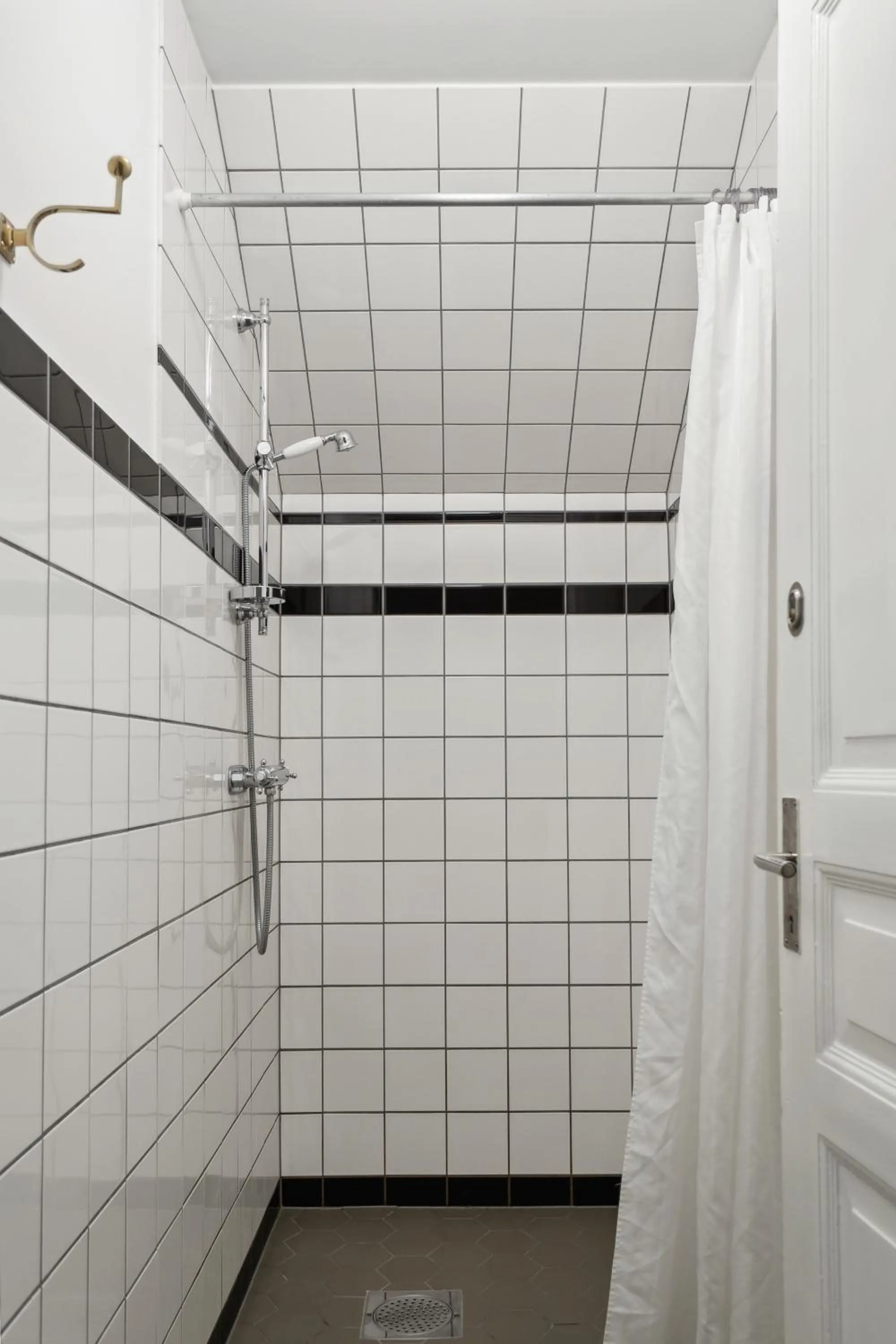 Shower in STF Villa Söderåsen B&B