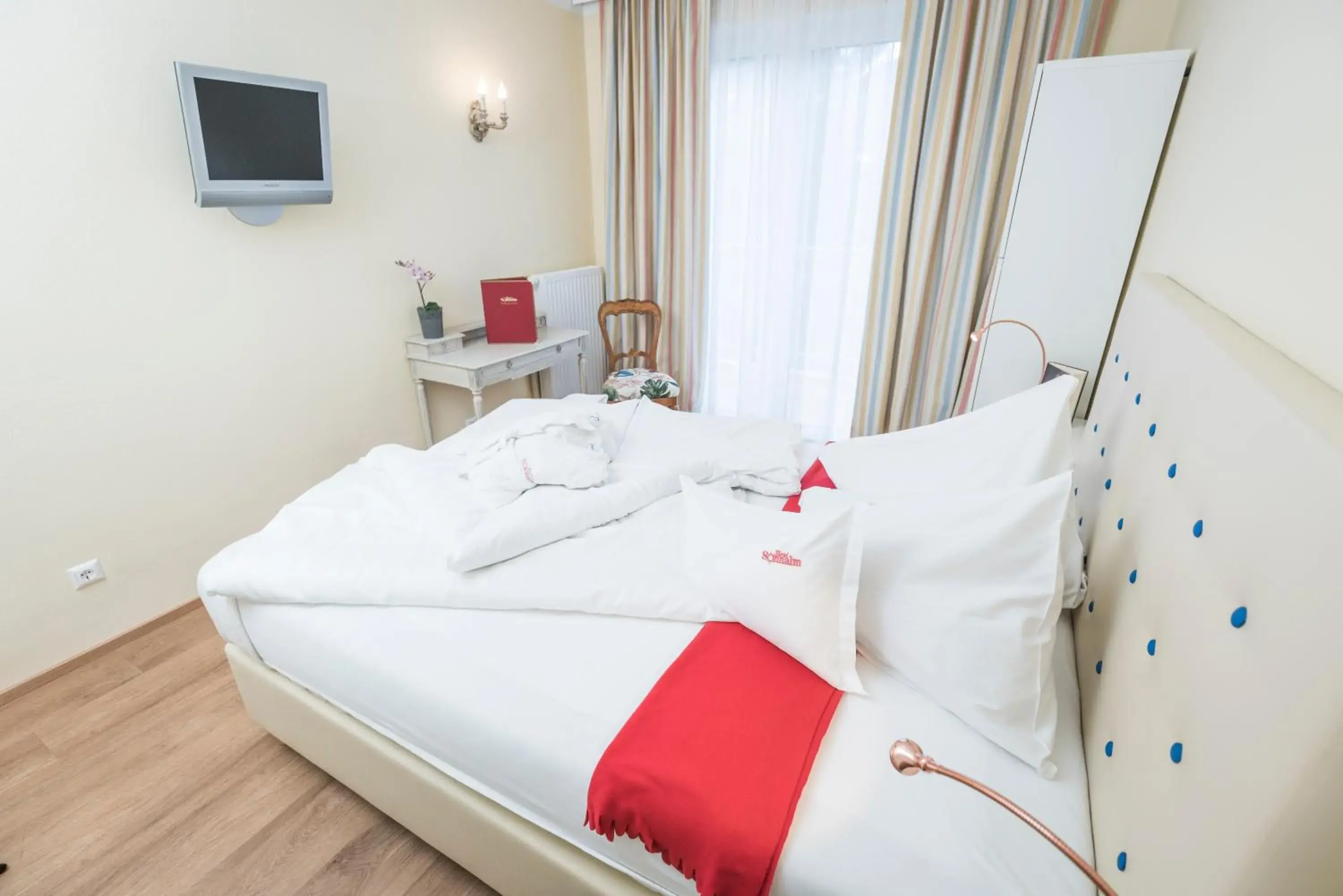 Single Room in Hotel Sonnalm - SPA,Idyll,Dining Single Room in Hotel Sonnalm - SPA,Idyll,Dining