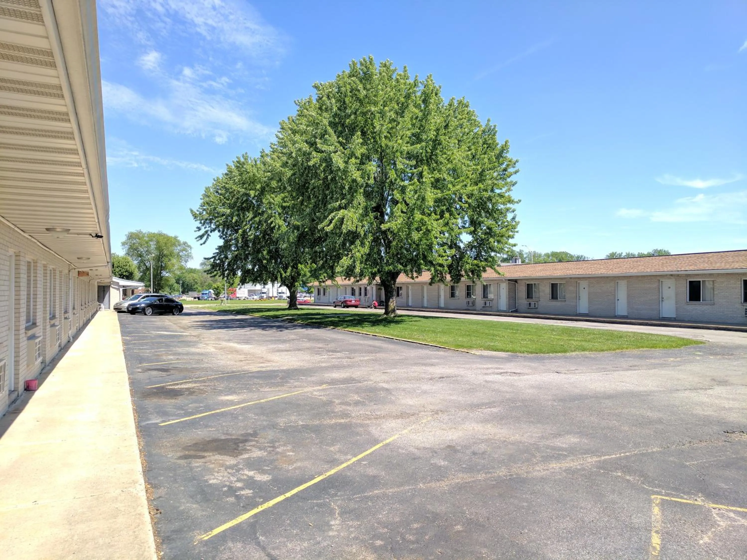 Property building in All Seasons Motel