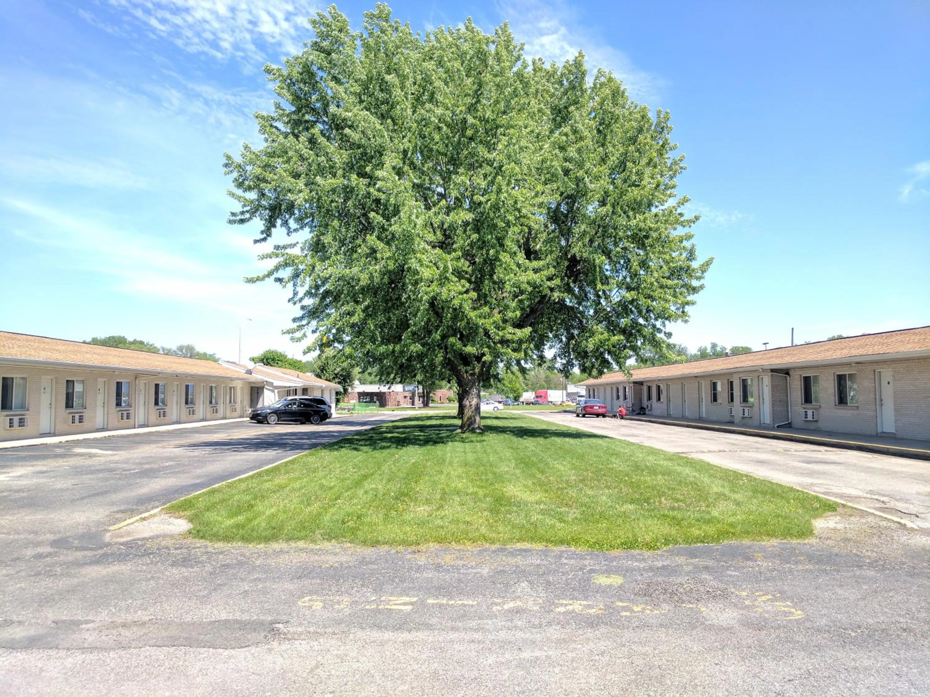 Facade/entrance in All Seasons Motel