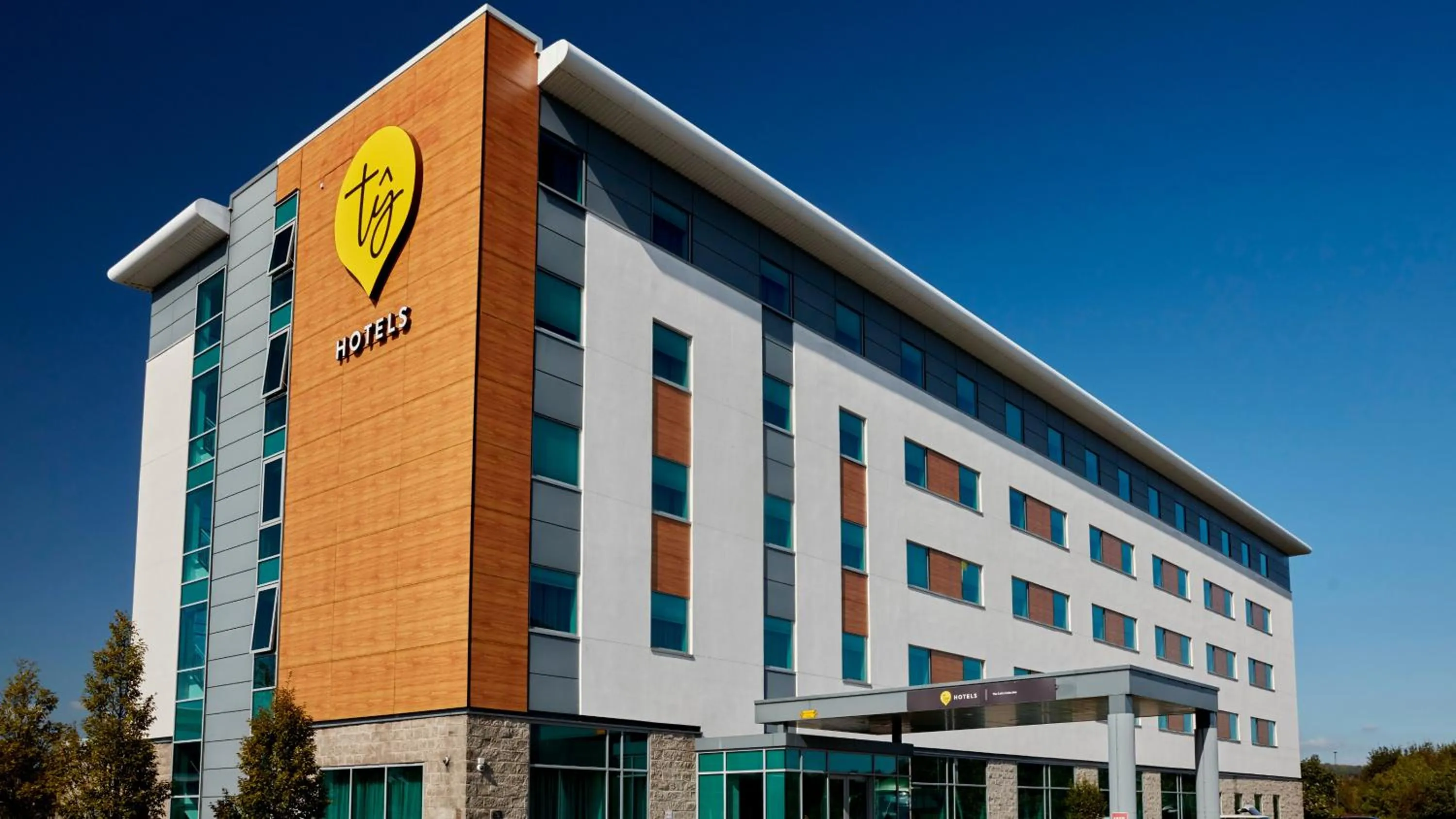 Property building in Tŷ Magor