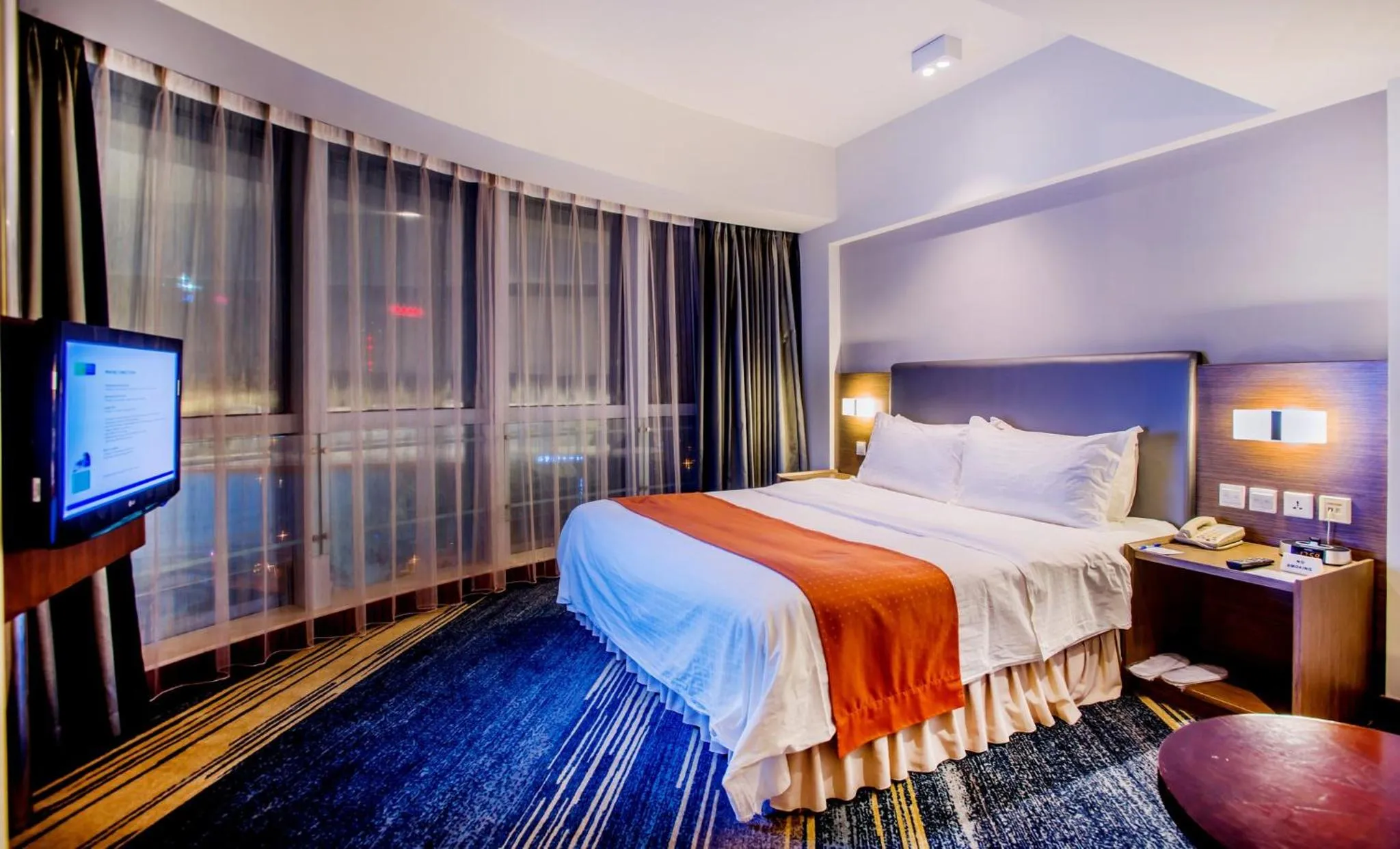 Photo of the whole room in Holiday Inn Express City Centre Dalian by IHG