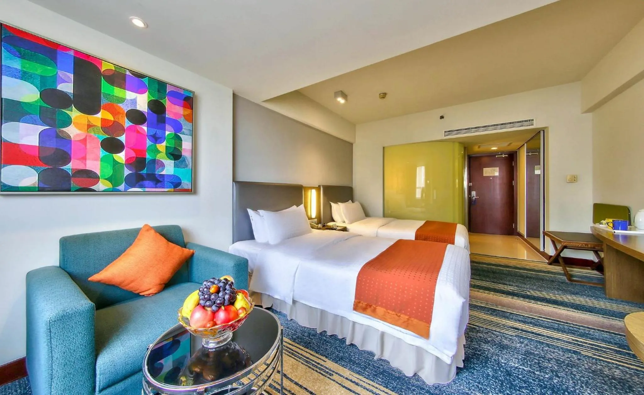 Photo of the whole room in Holiday Inn Express City Centre Dalian by IHG