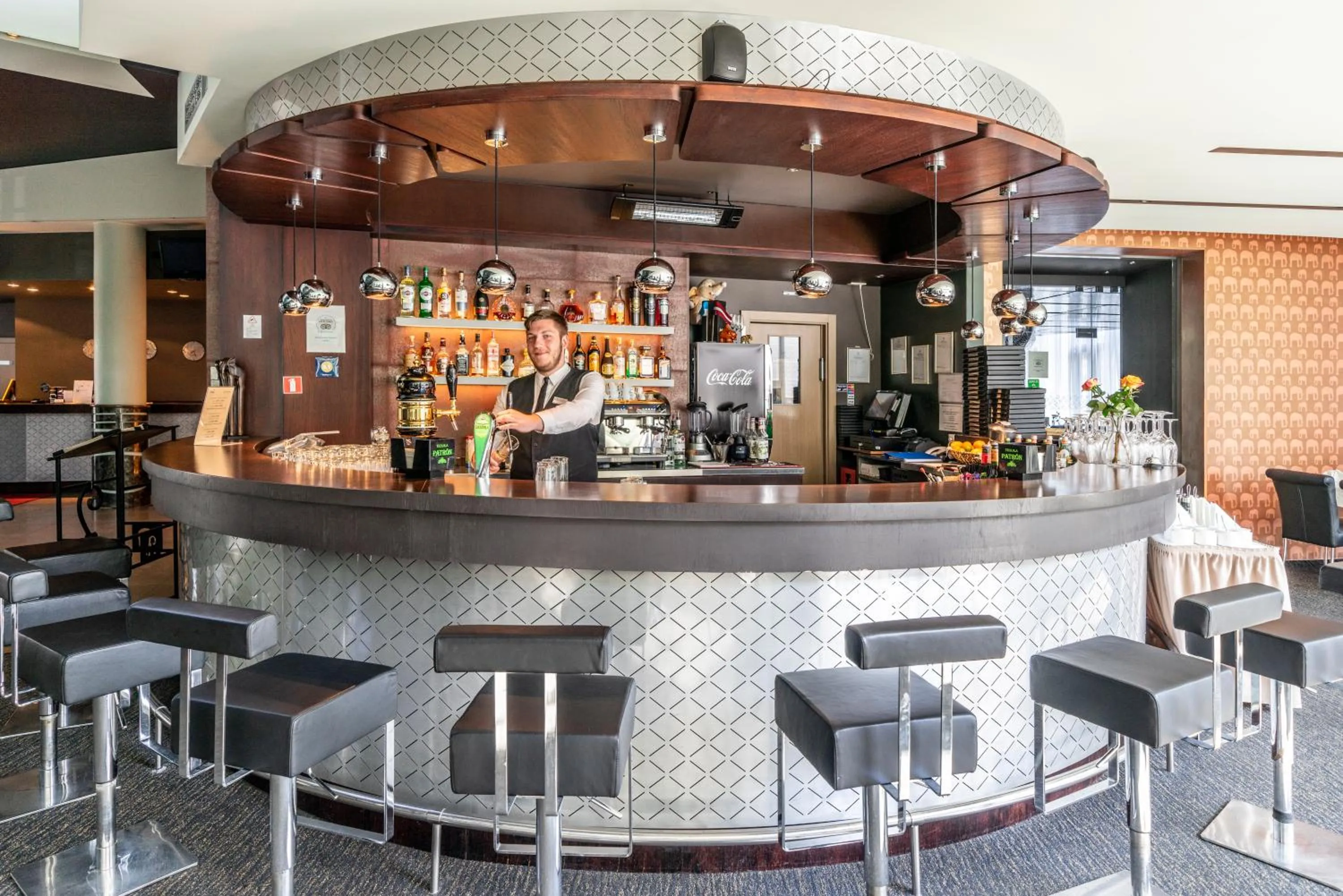 Restaurant/places to eat in Rixwell Elefant Hotel