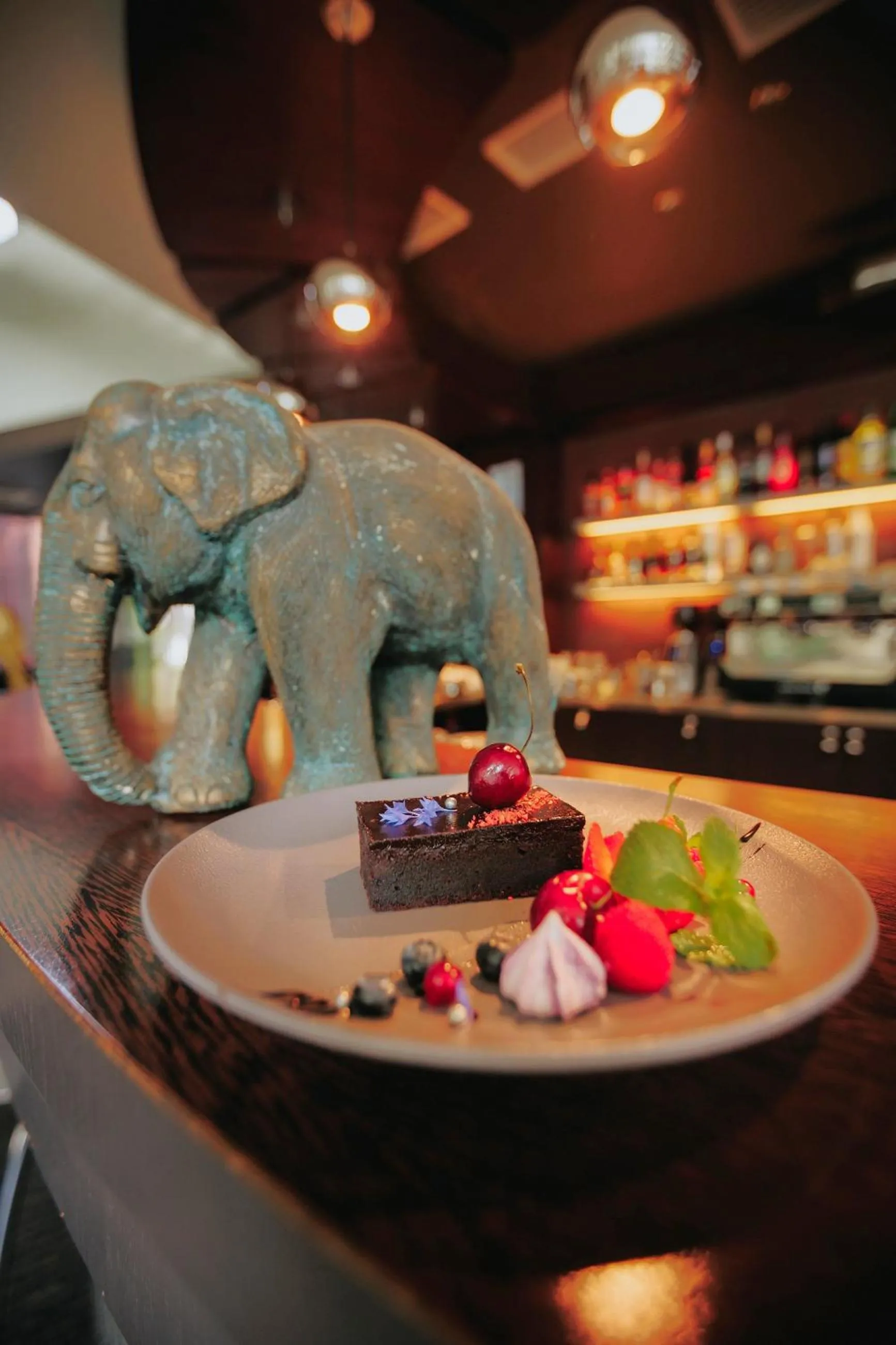 Restaurant/places to eat in Rixwell Elefant Hotel