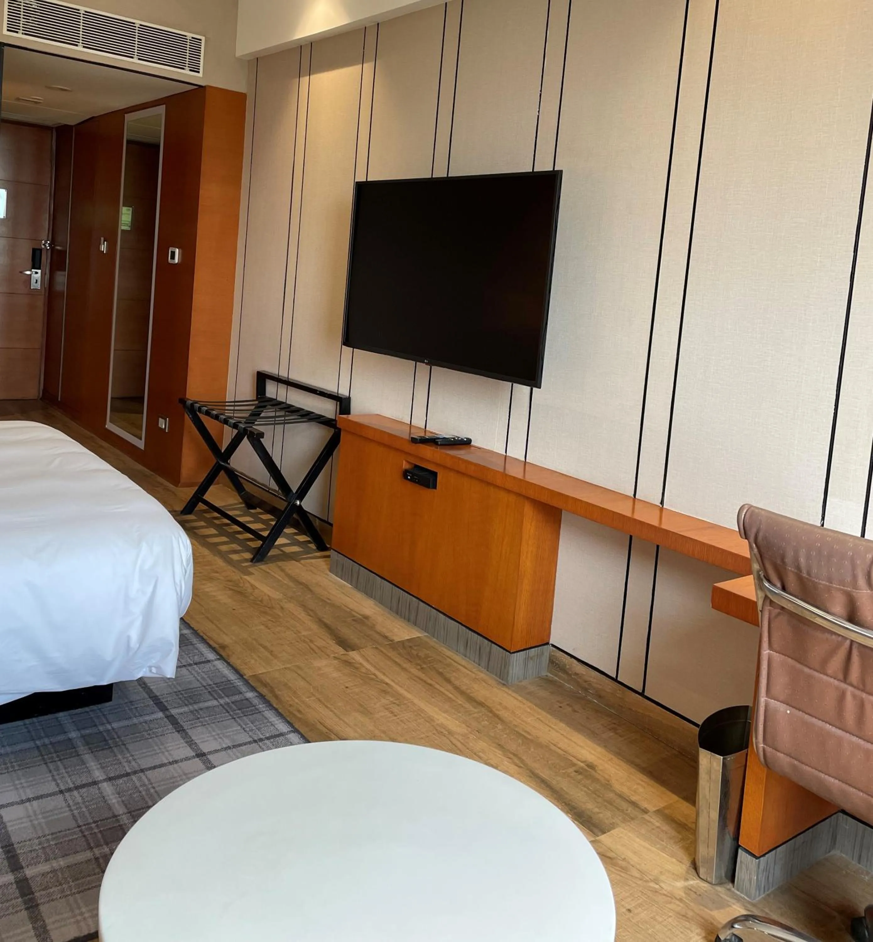 TV and multimedia, Bed in Hyatt Centric Janakpuri New Delhi