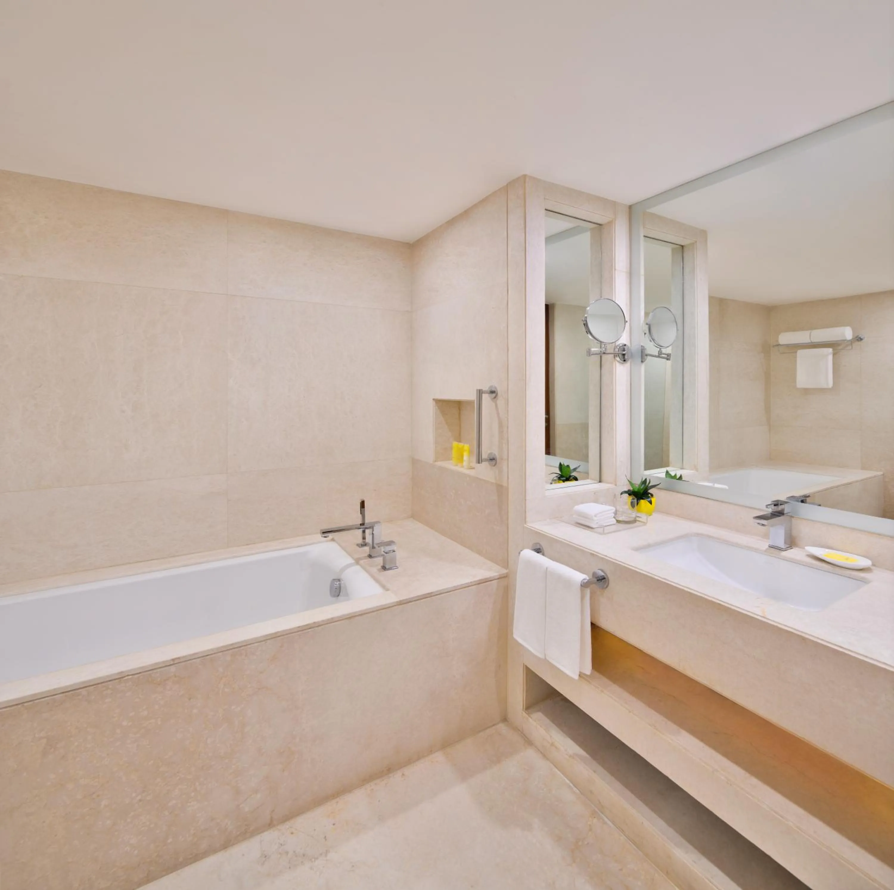 Bathroom, Bed in Hyatt Centric Janakpuri New Delhi