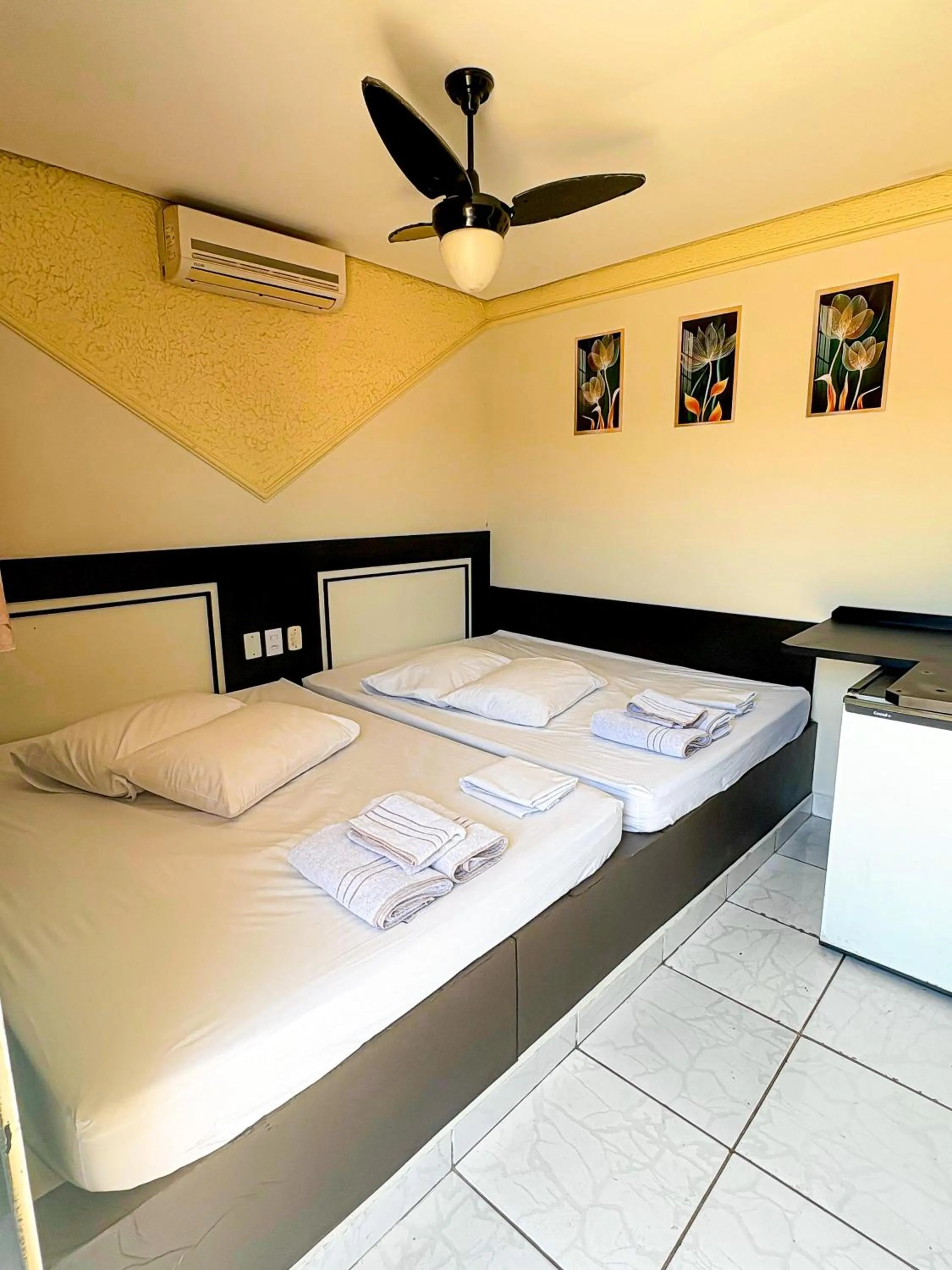 Hot Tub, Bed in Pousada Caminhos do Interior