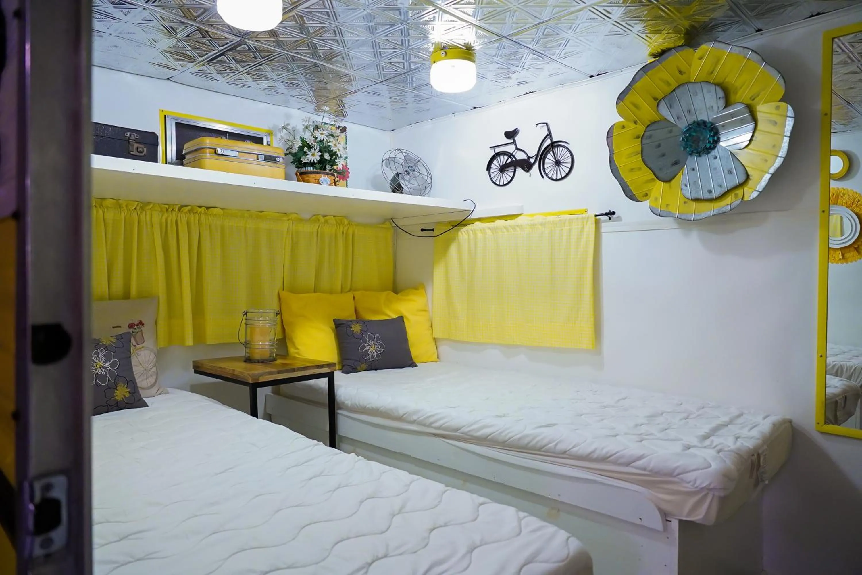 Bedroom, Bed in Lone Star Glamp Inn