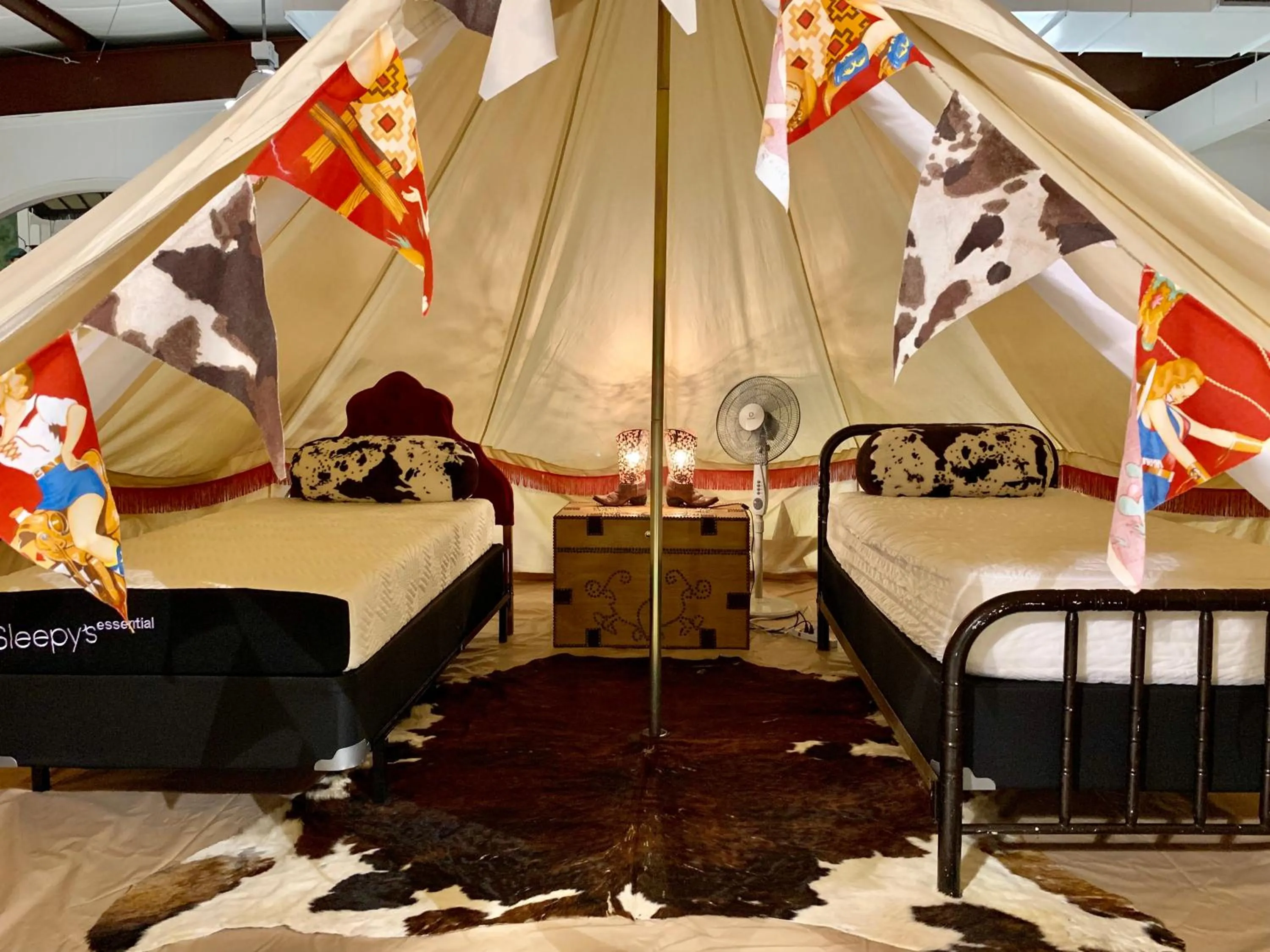 Bedroom, Bed in Lone Star Glamp Inn