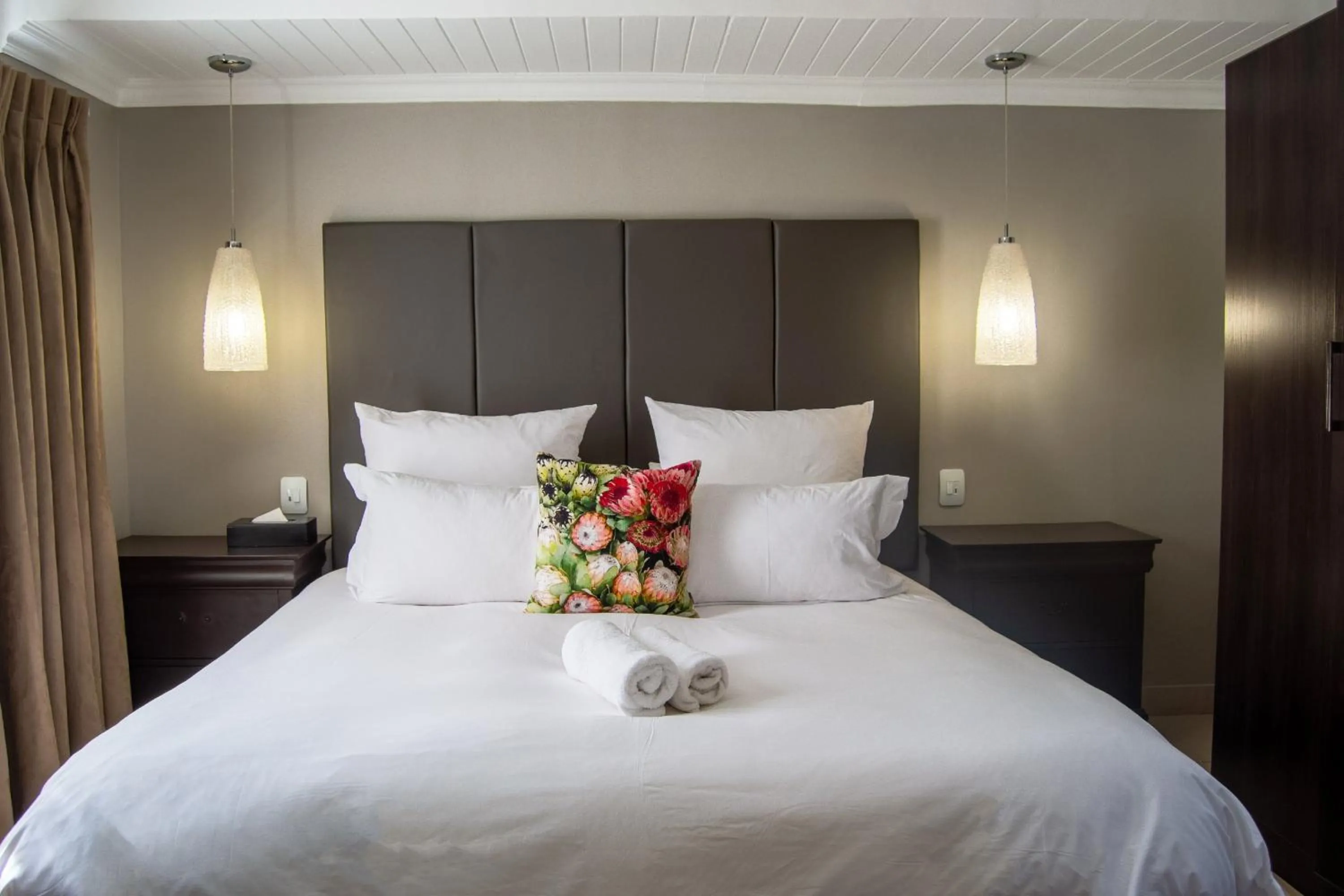 Bedroom, Bed in Ruslamere Hotel and Conference Centre