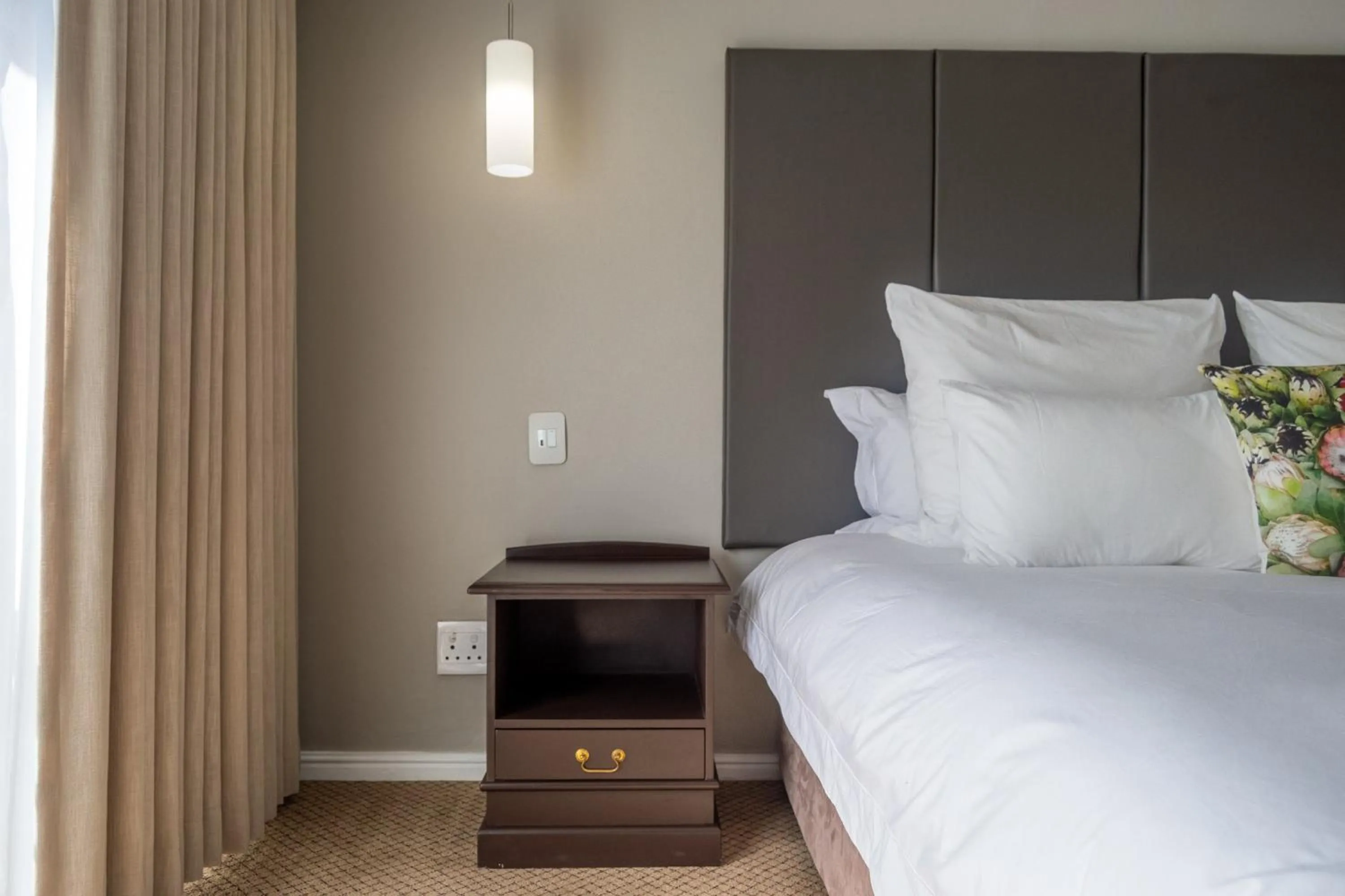 Bedroom, Bed in Ruslamere Hotel and Conference Centre