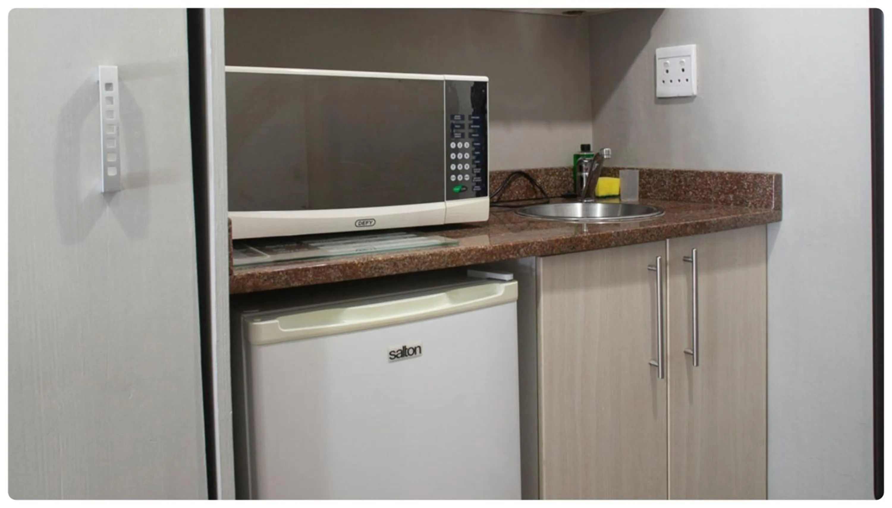 Kitchen or kitchenette in Ruslamere Hotel and Conference Centre