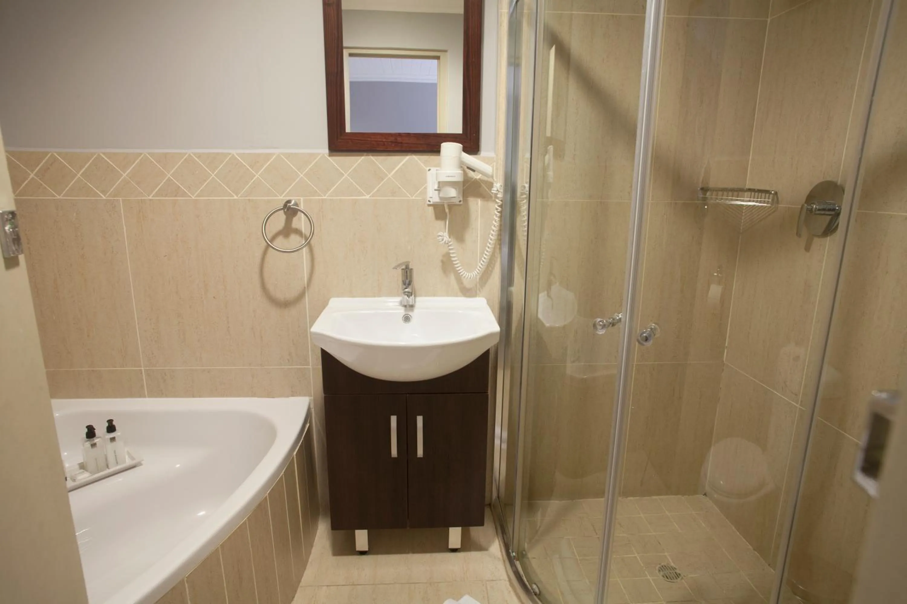 Shower in Ruslamere Hotel and Conference Centre