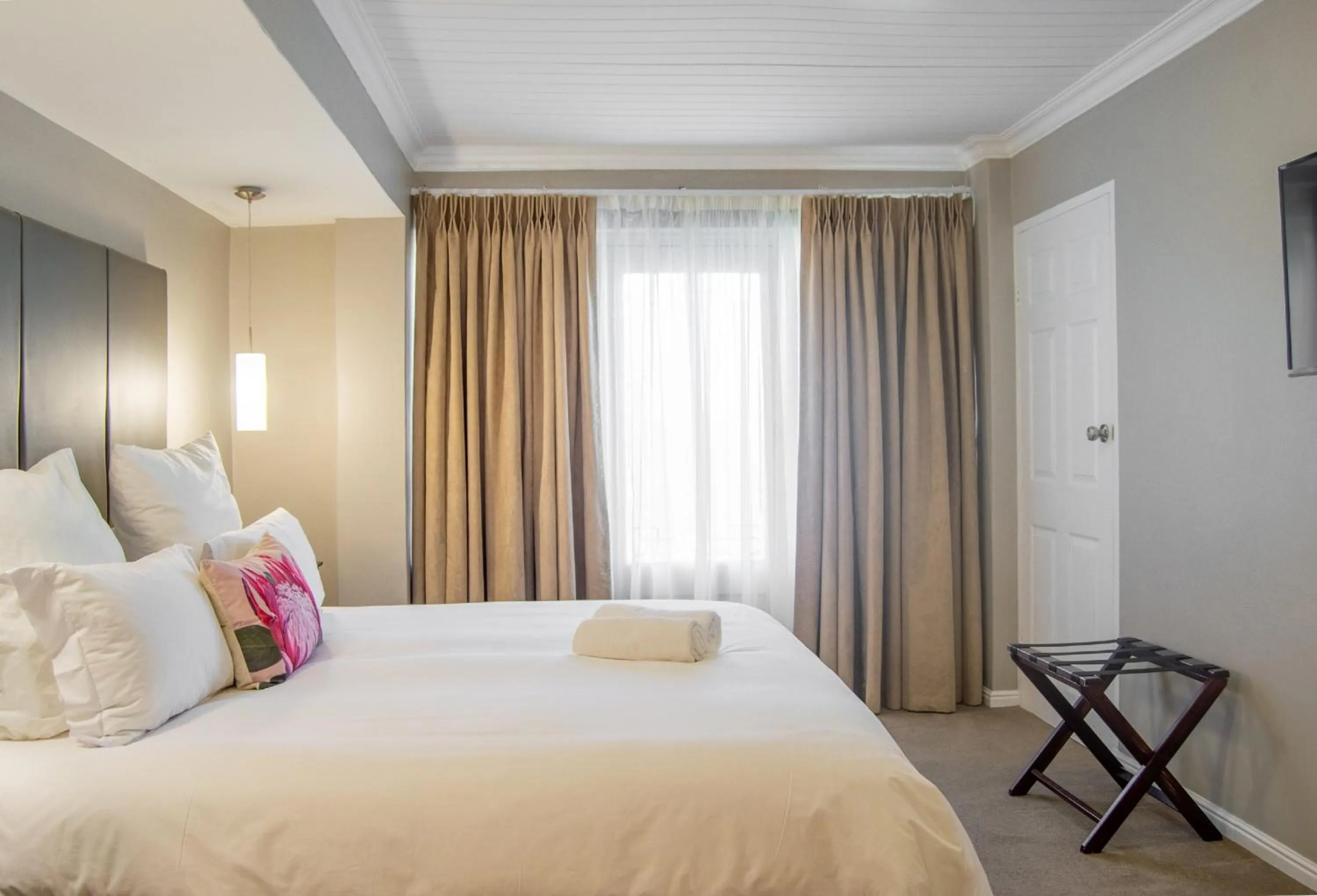 Bedroom, Bed in Ruslamere Hotel and Conference Centre