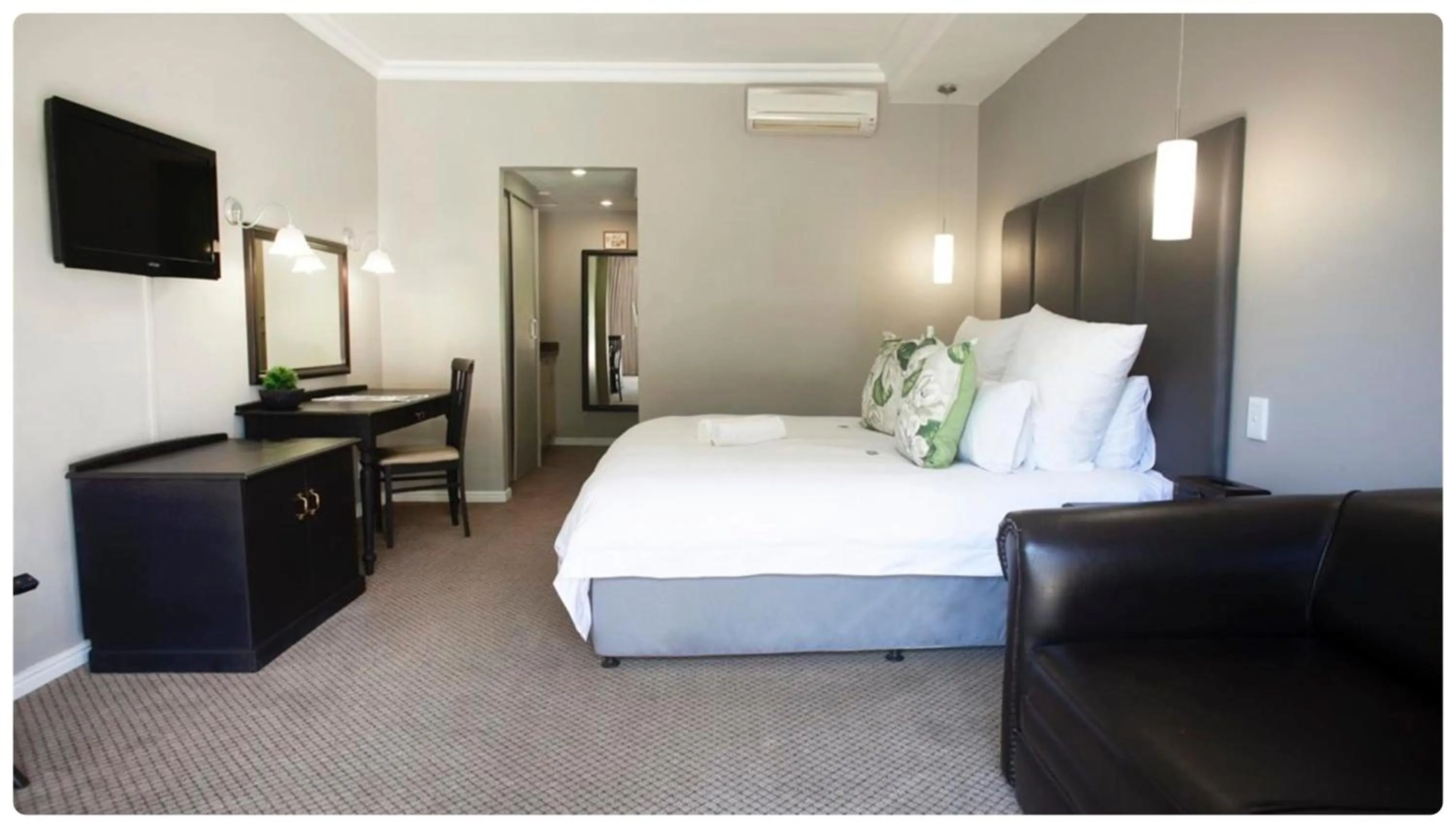 Bedroom, Bed in Ruslamere Hotel and Conference Centre