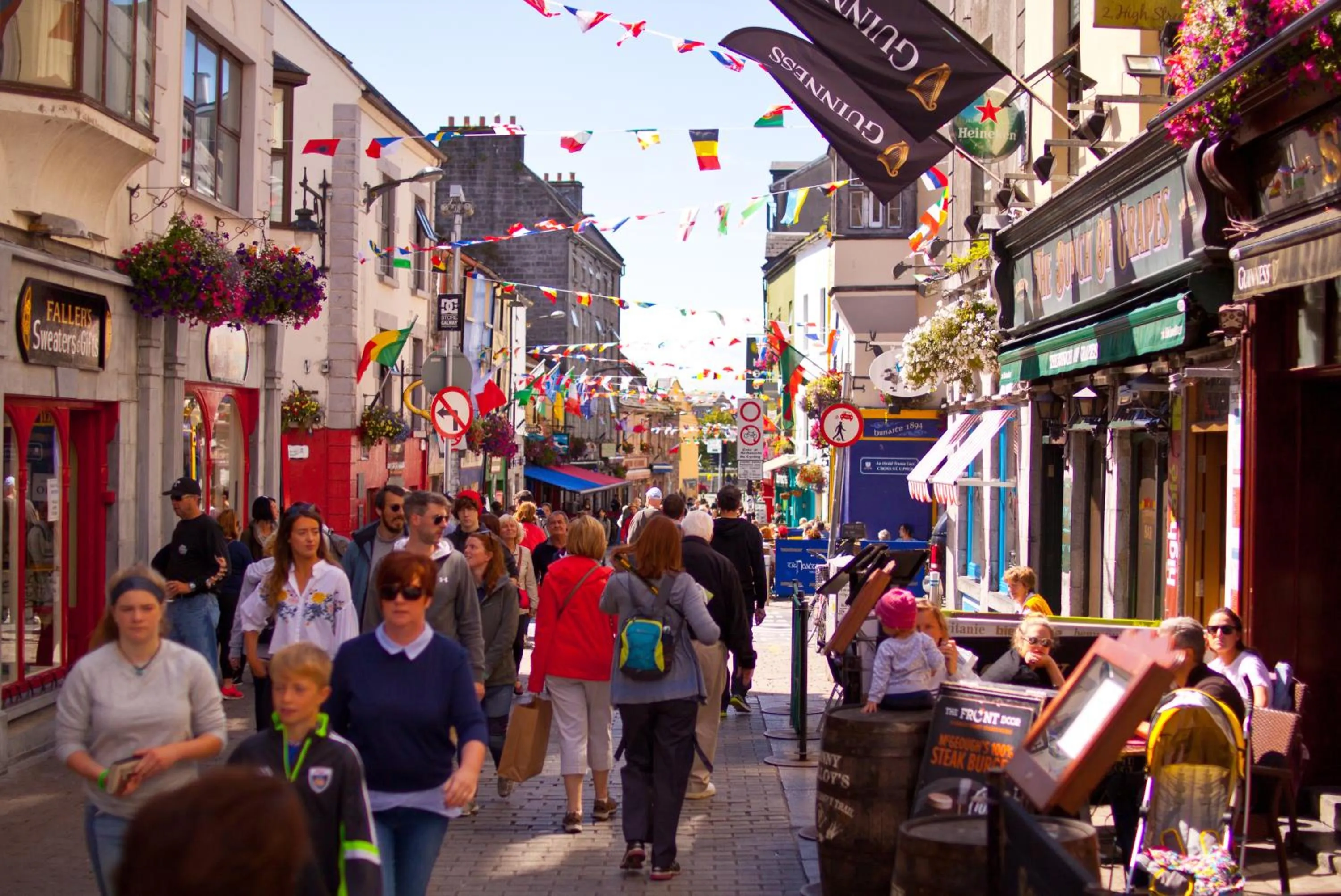 Restaurant/places to eat in 7 Boutique Hotel