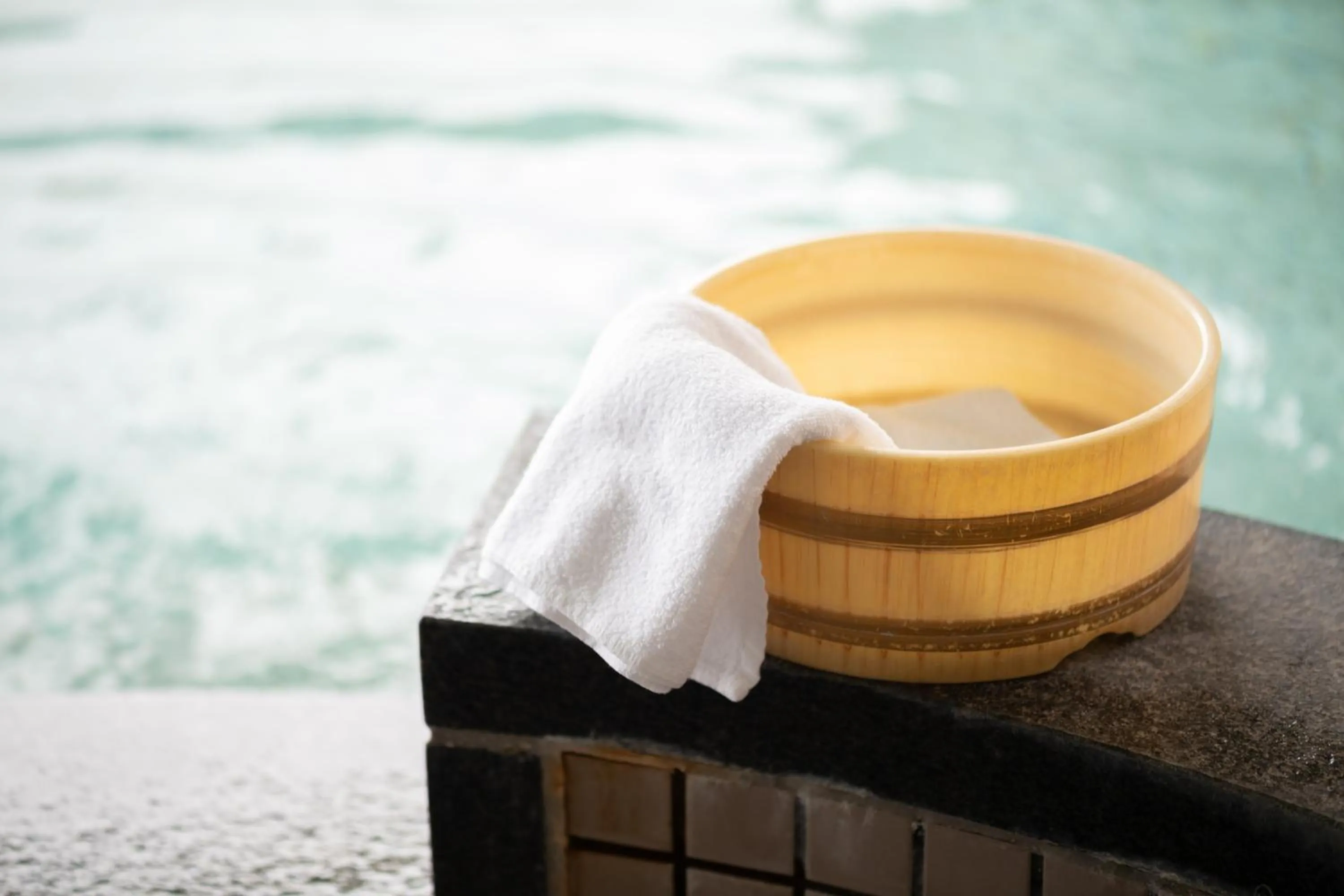 Hot Spring Bath in Awara Kitagata Onsen Kohanso Hana Yurari