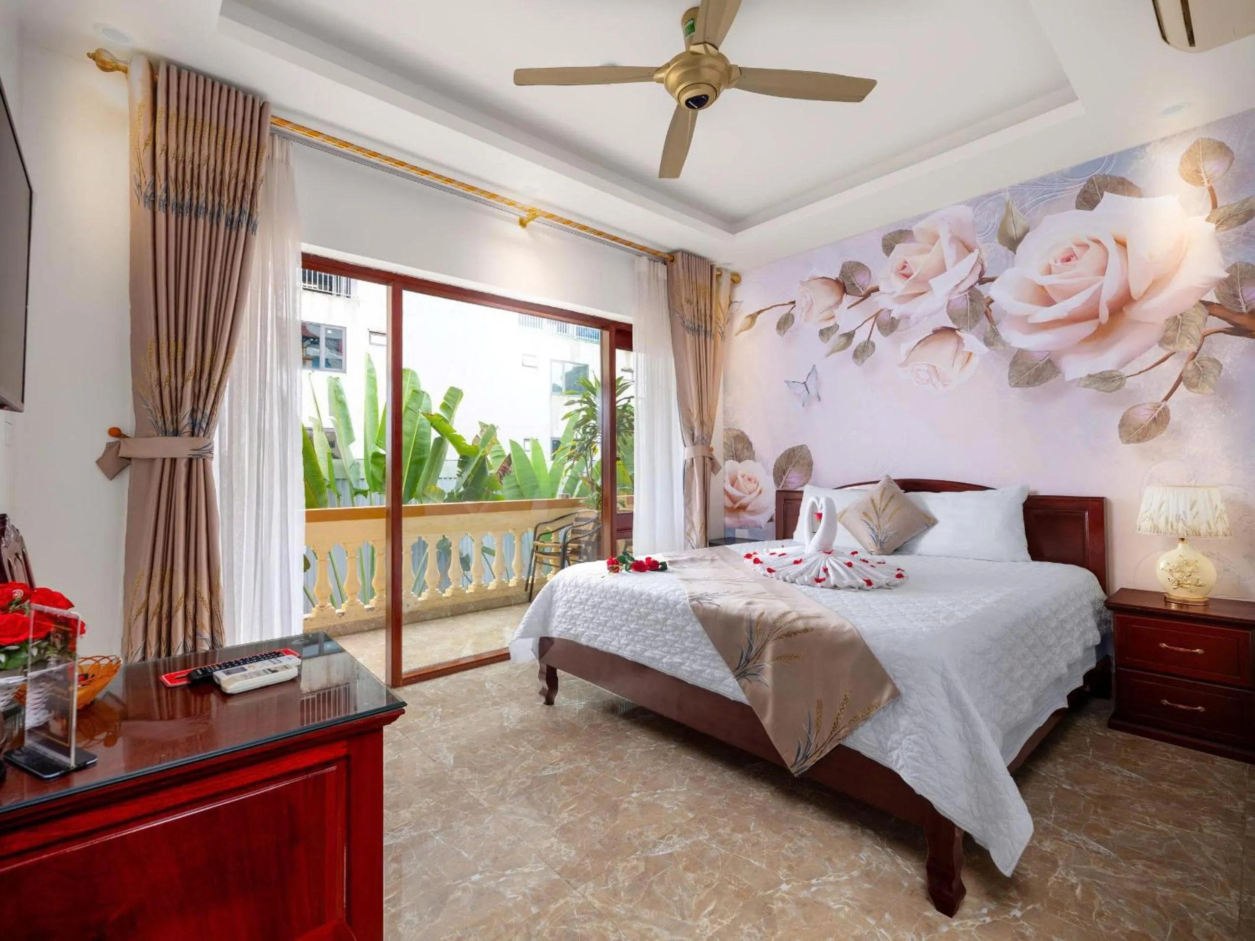 Photo of the whole room, Bed in Lys Homestay