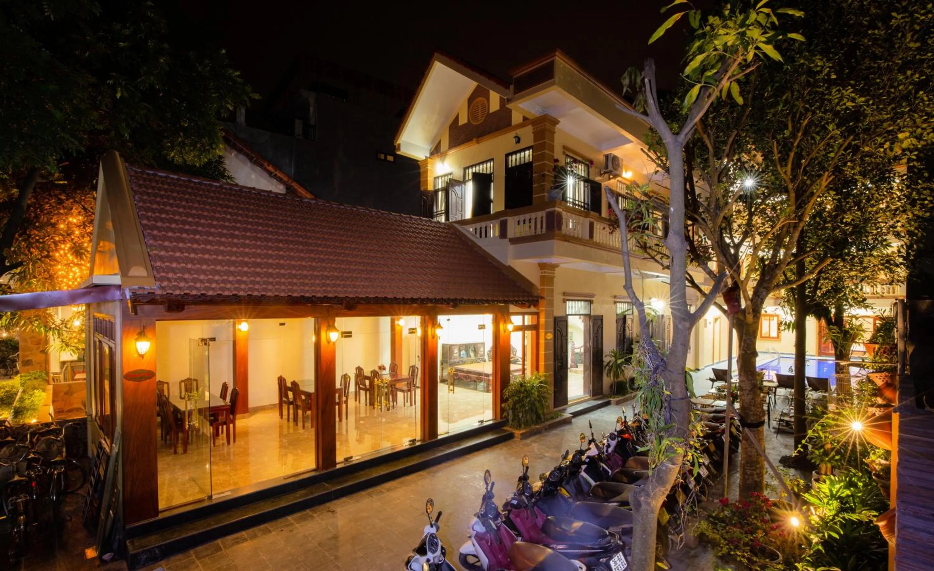 Restaurant/places to eat in Lys Homestay