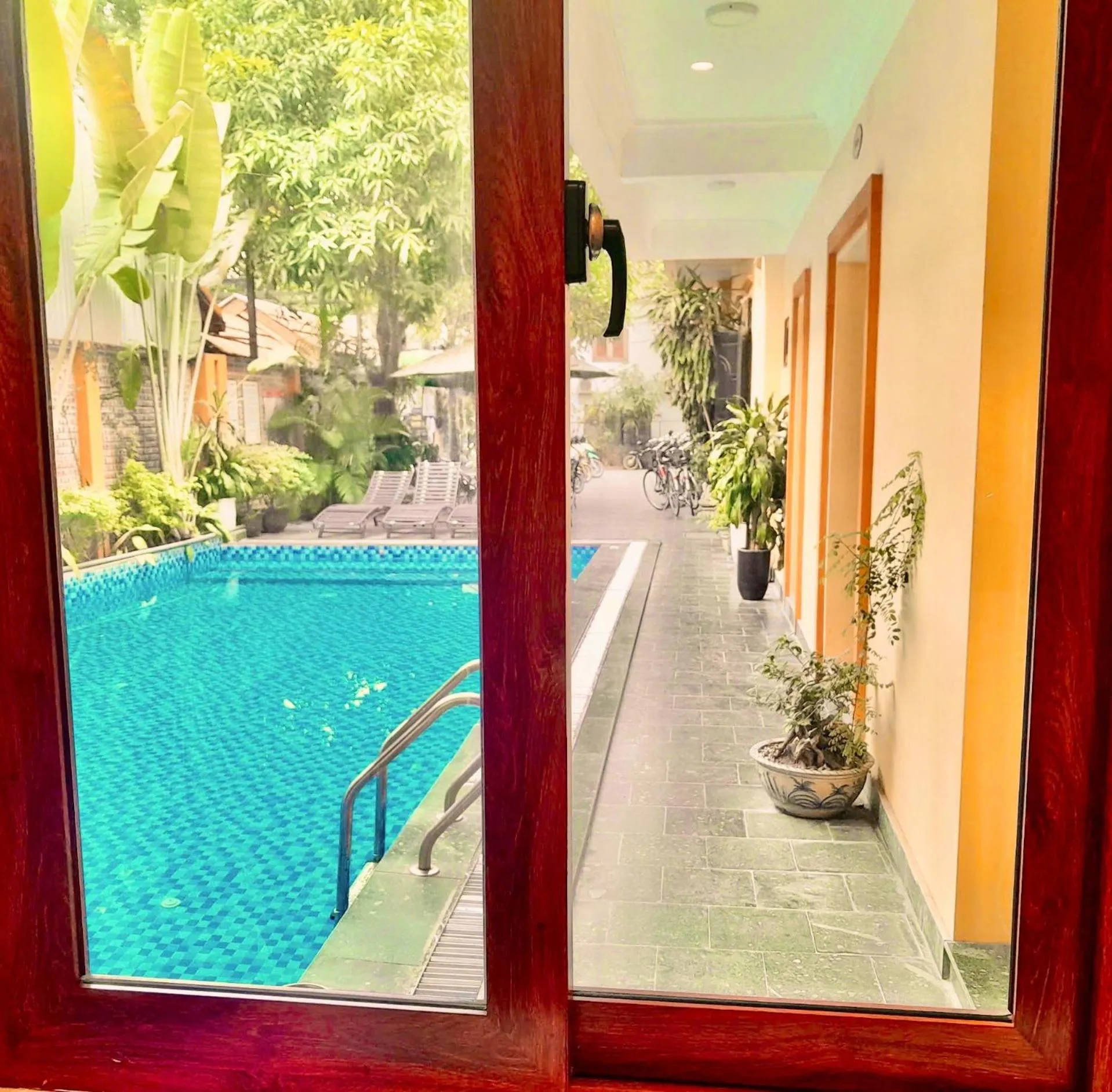 Swimming pool in Lys Homestay