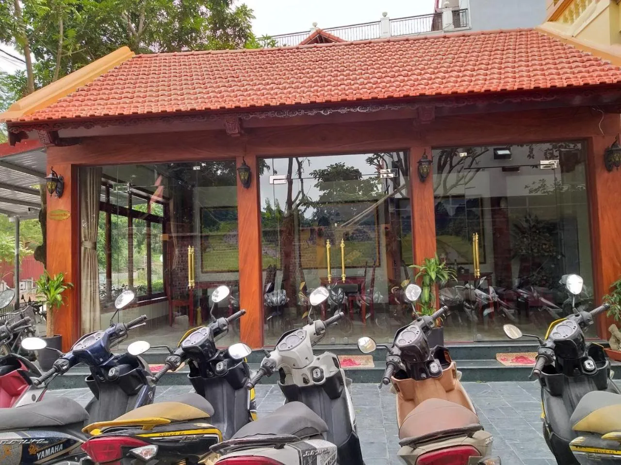 Restaurant/places to eat in Lys Homestay