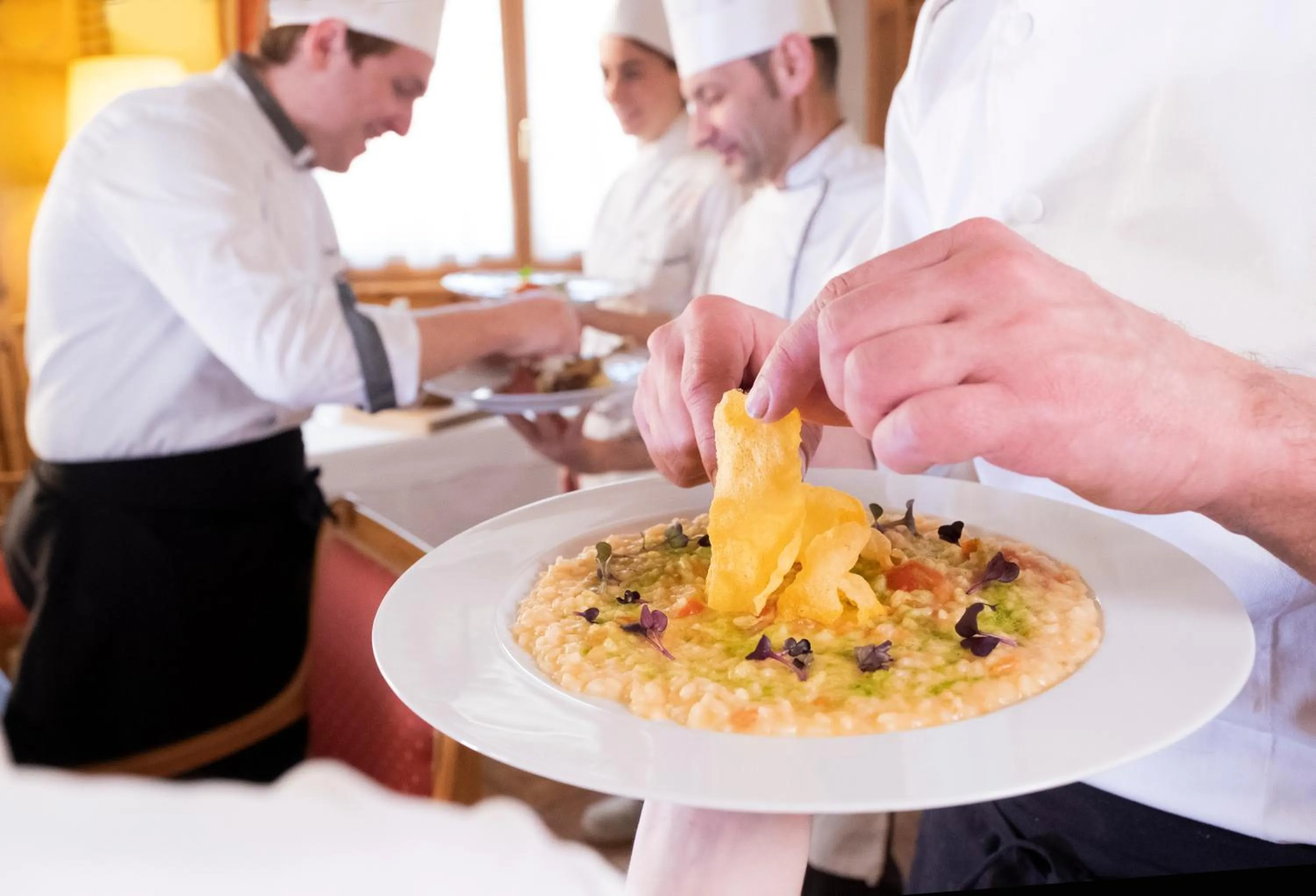 Restaurant/places to eat in Hotel Du Lac