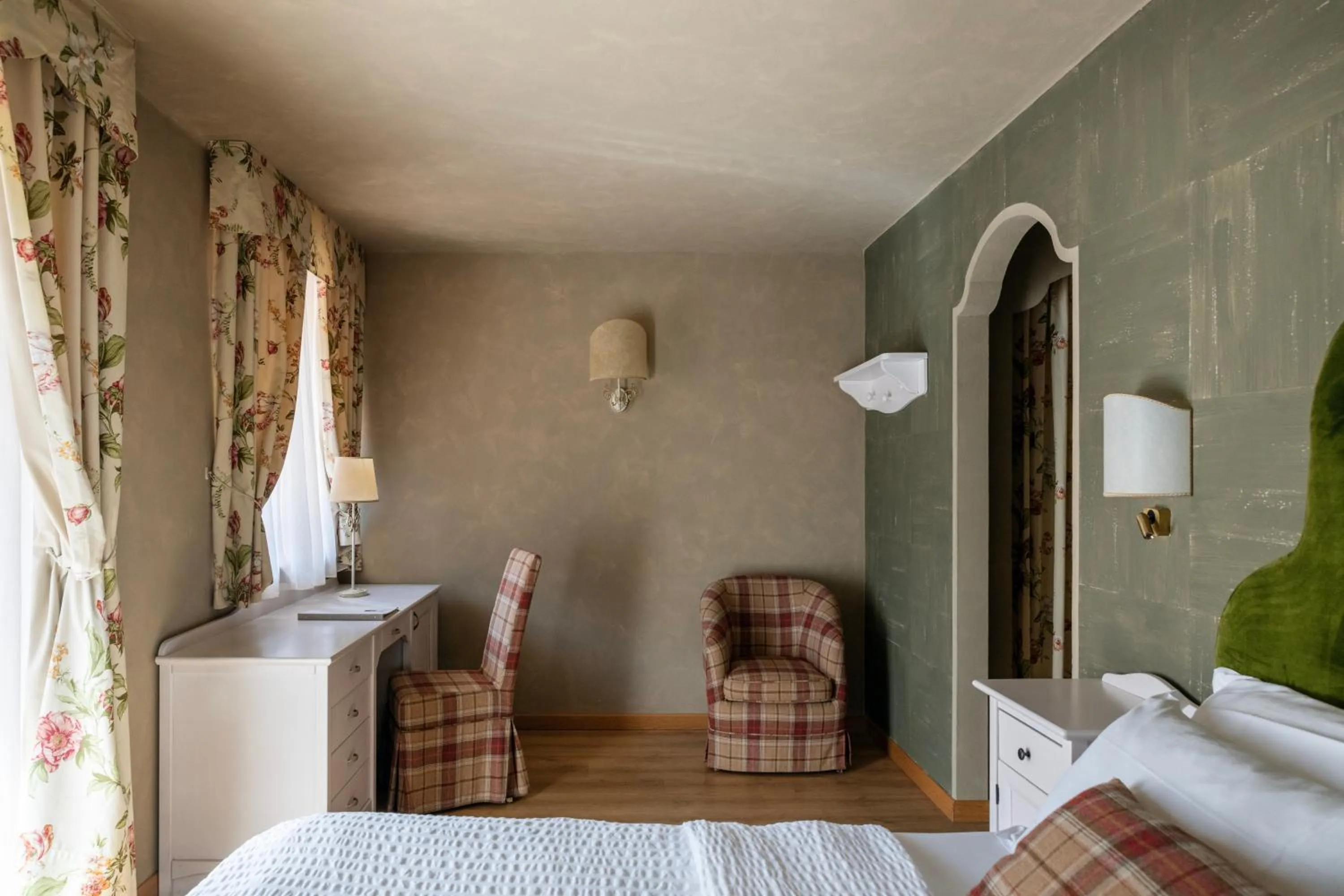 Bedroom, Bed in Hotel Du Lac