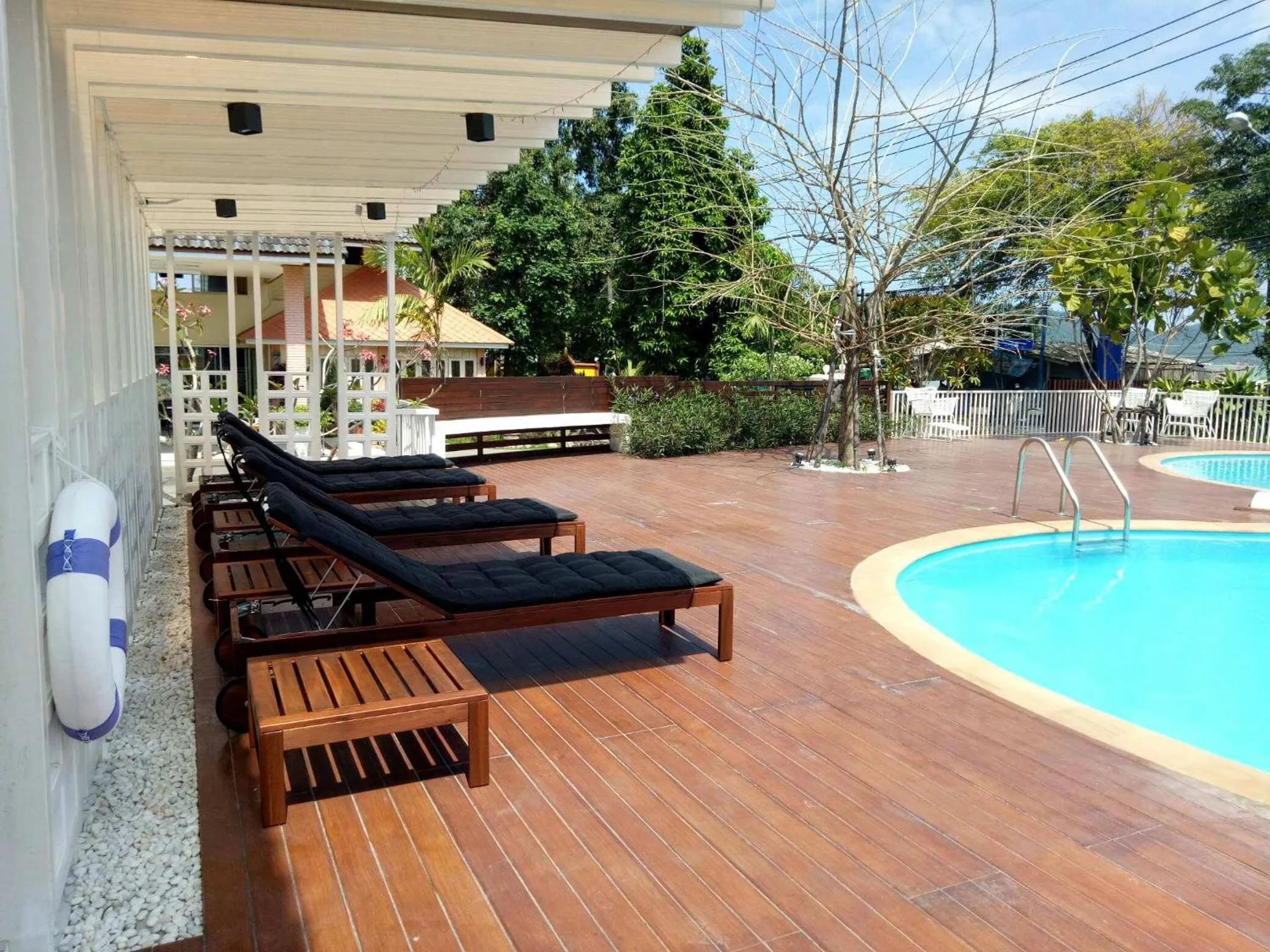 Swimming pool in Bangsaphan Resort