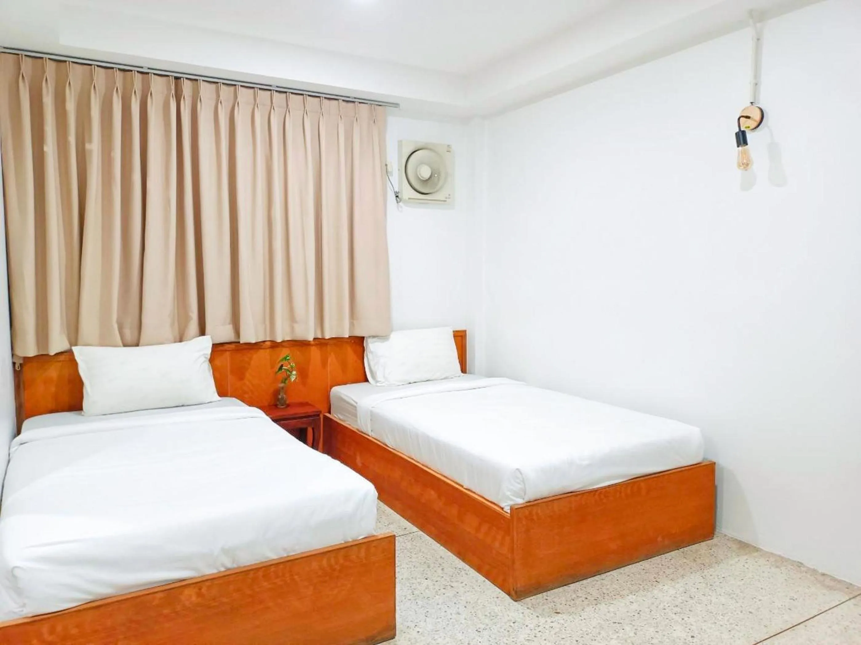 Bed in Bangsaphan Resort