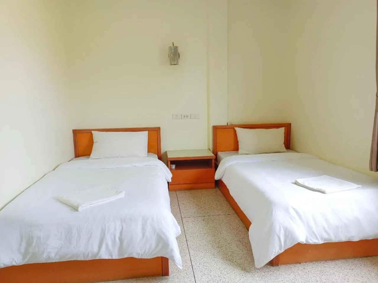 Bed in Bangsaphan Resort