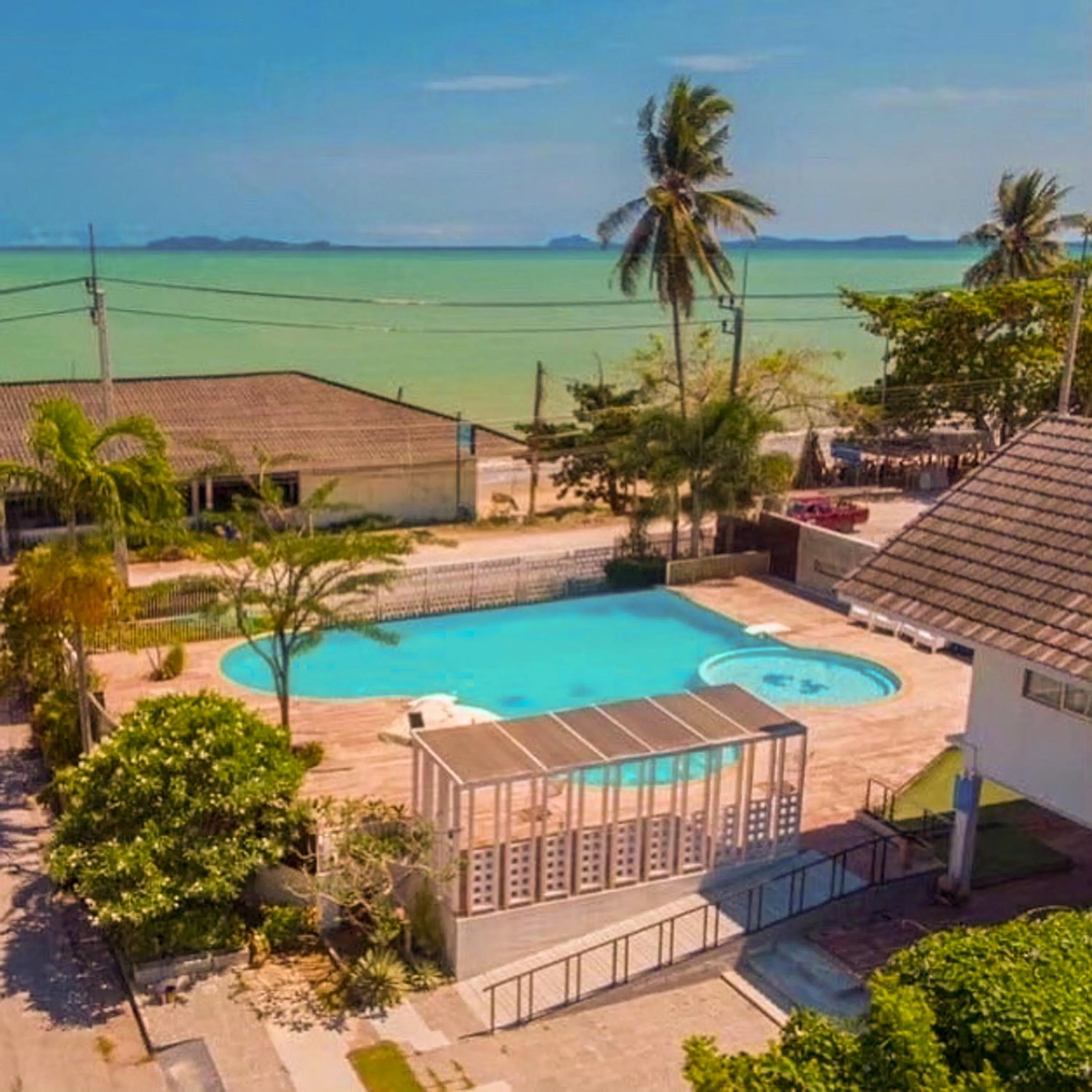 Swimming pool in Bangsaphan Resort
