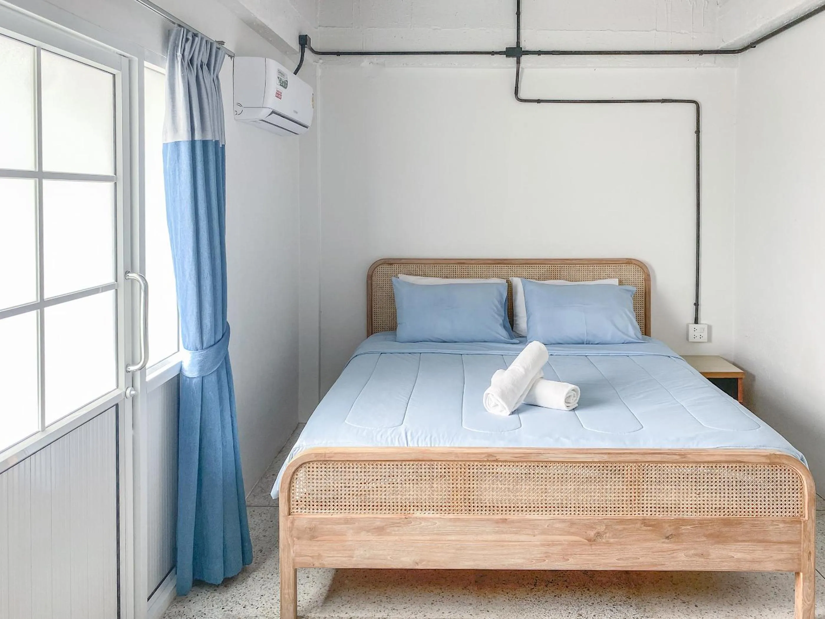 Bed in Bangsaphan Resort