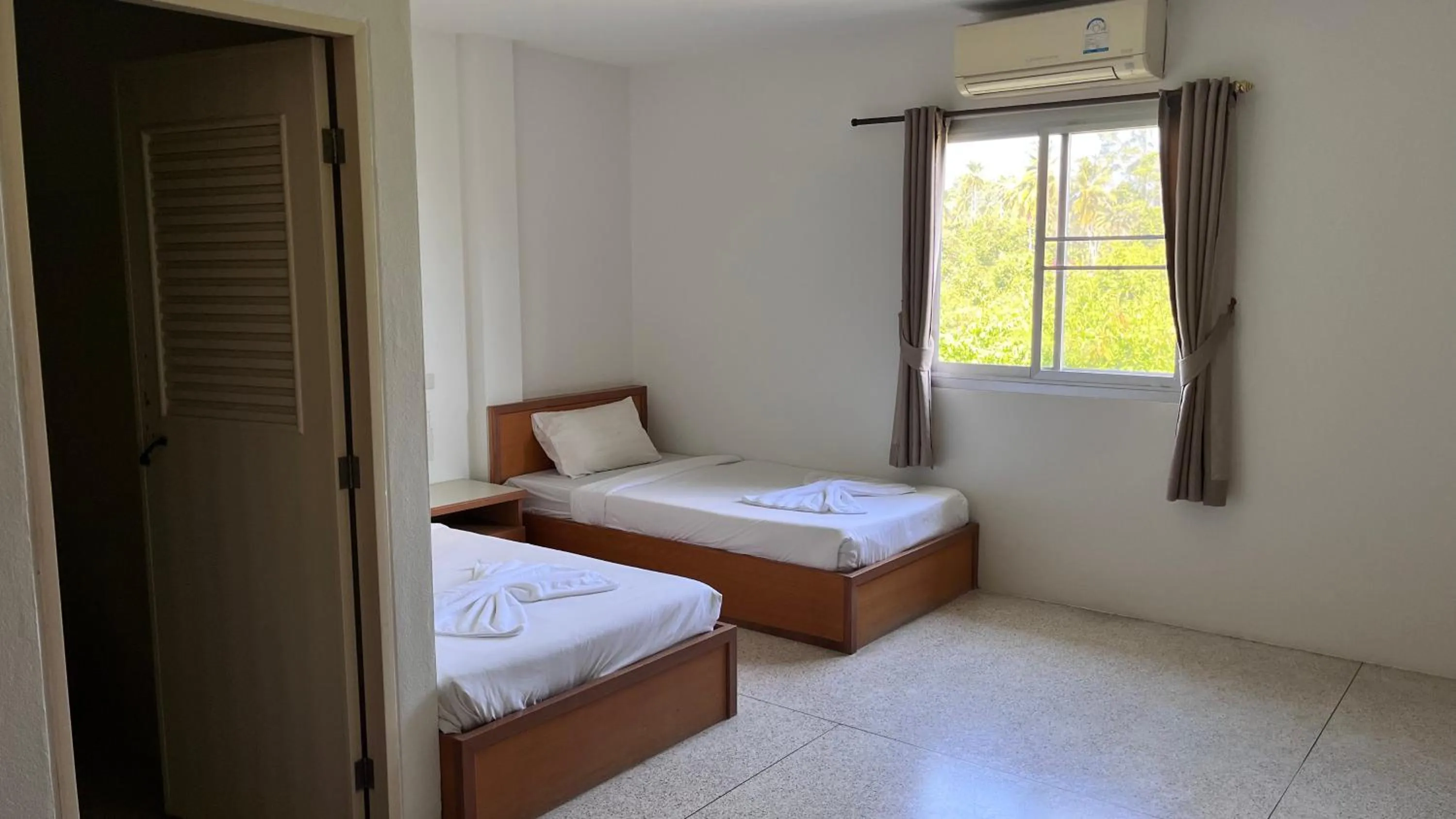 Bed in Bangsaphan Resort