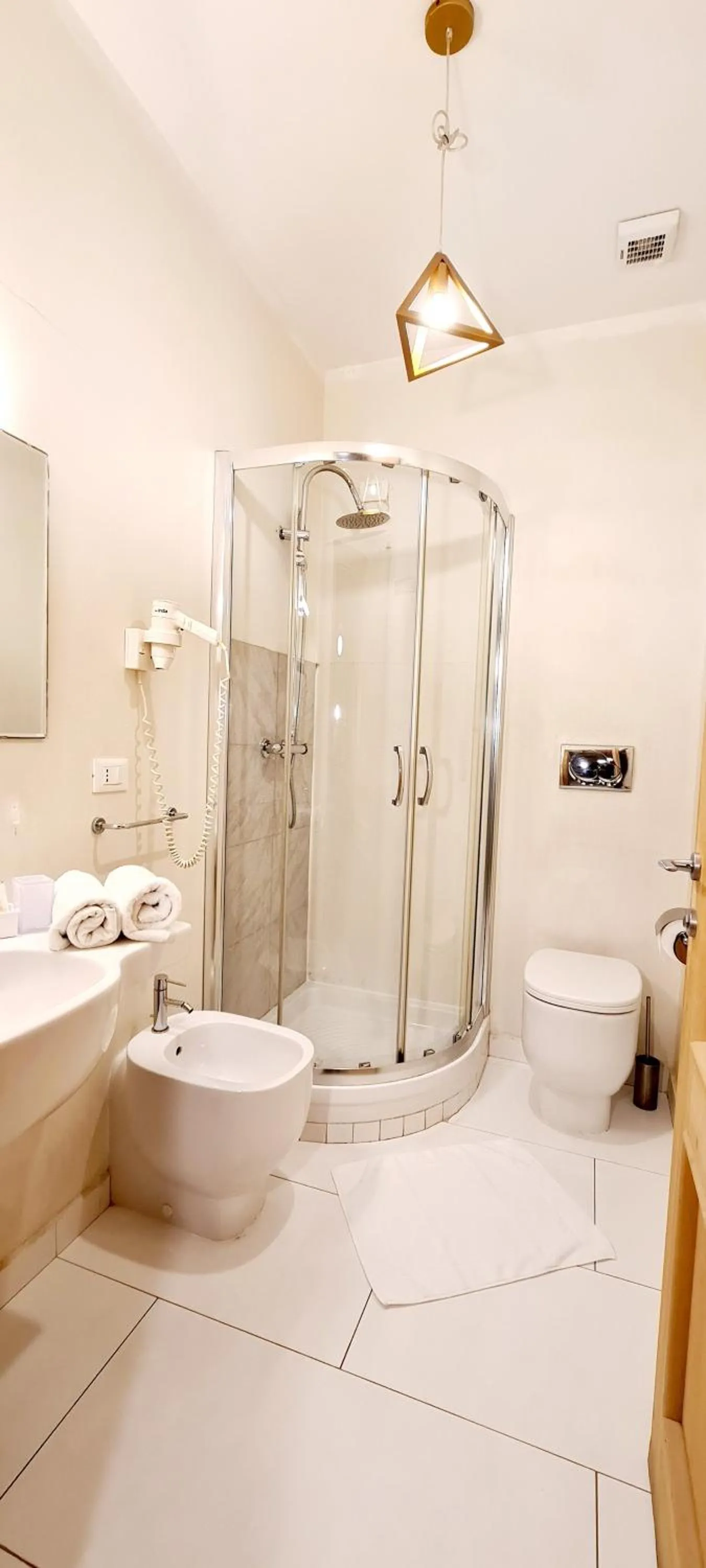 Shower in I Dormienti