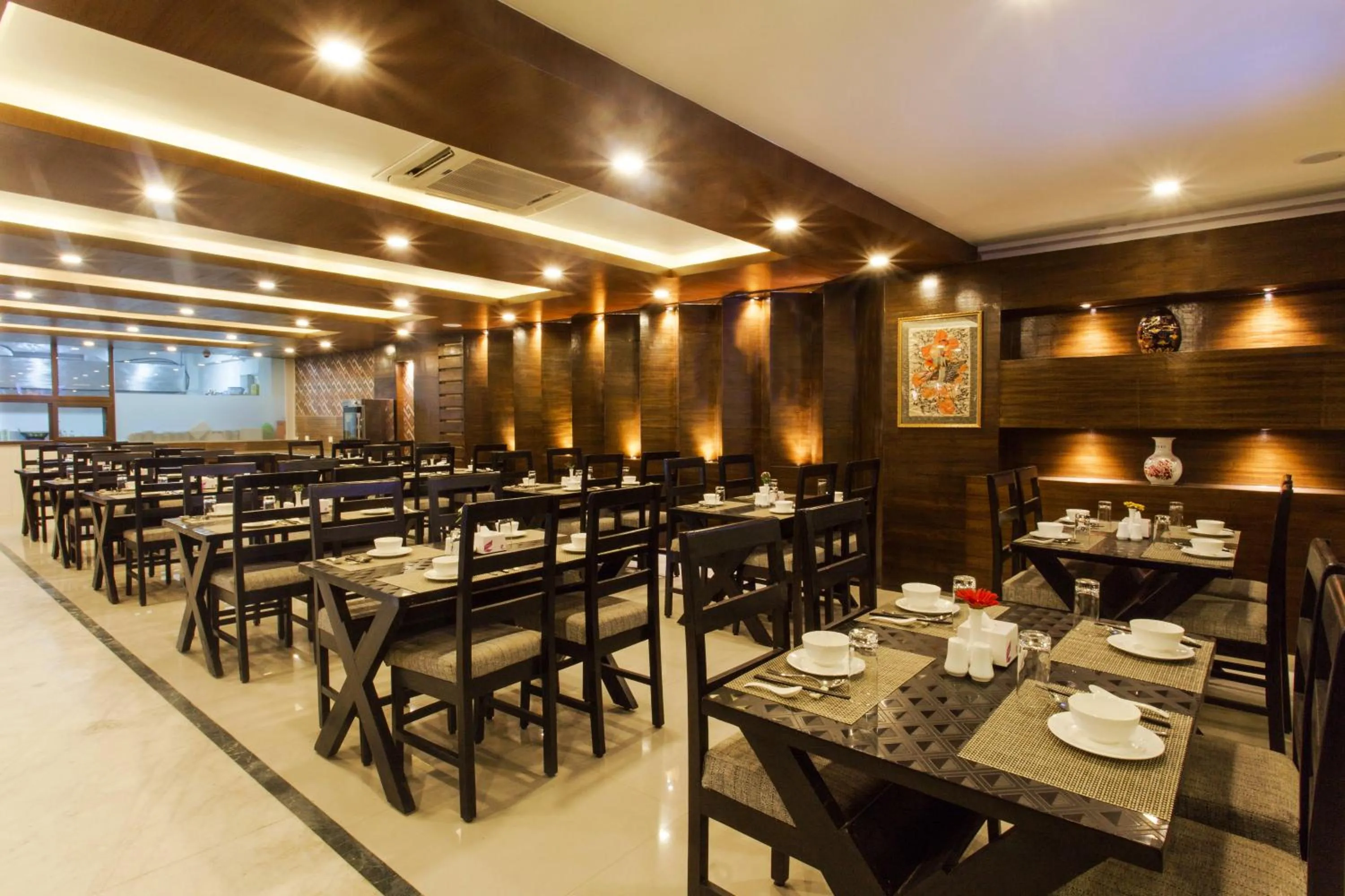 Restaurant/places to eat in Hotel Buddy