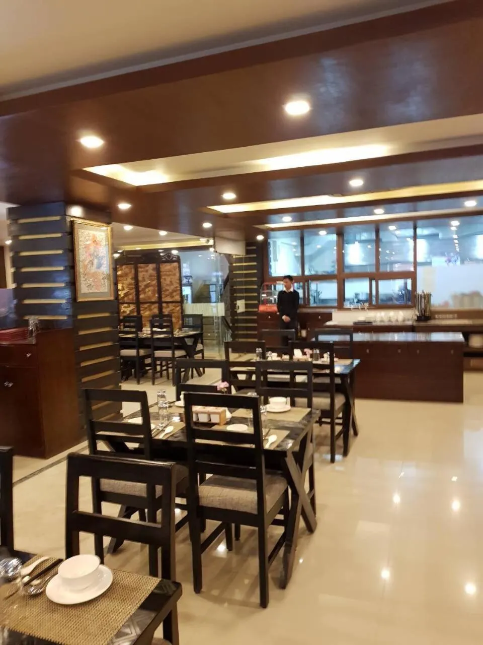 Restaurant/places to eat in Hotel Buddy