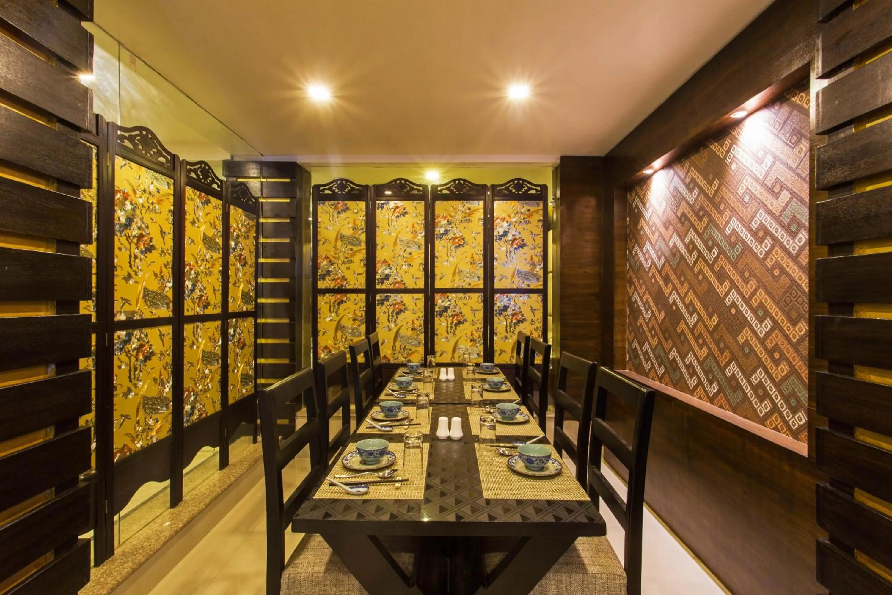 Restaurant/places to eat in Hotel Buddy