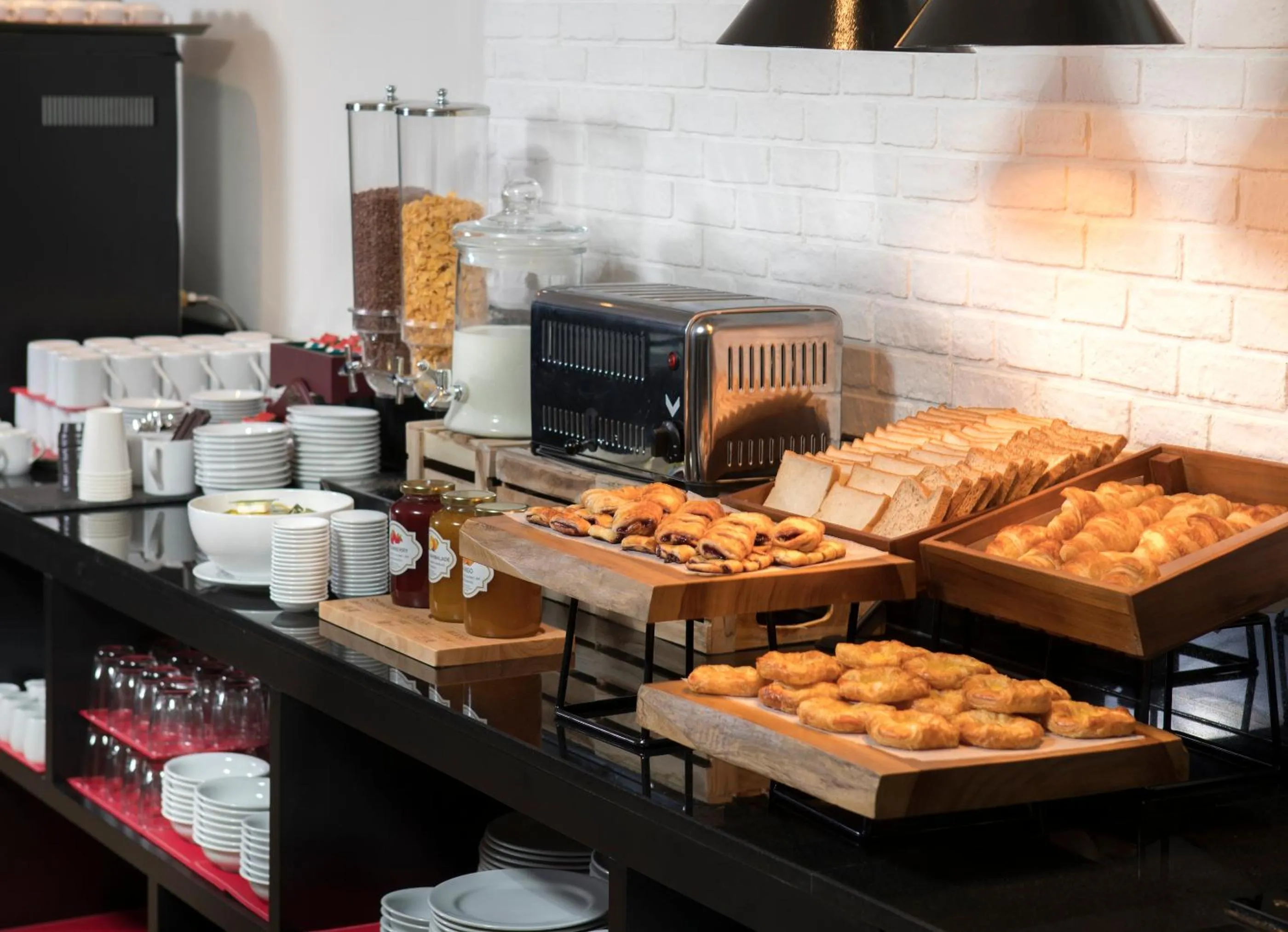 Buffet breakfast in Travelodge Sukhumvit 11