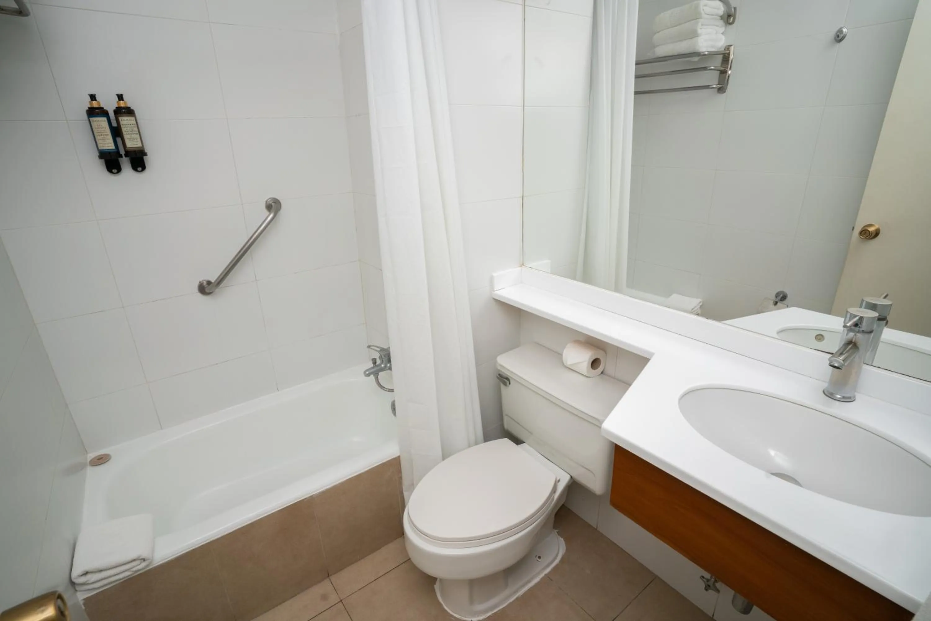 Bathroom in Hotel Don Luis Puerto Montt