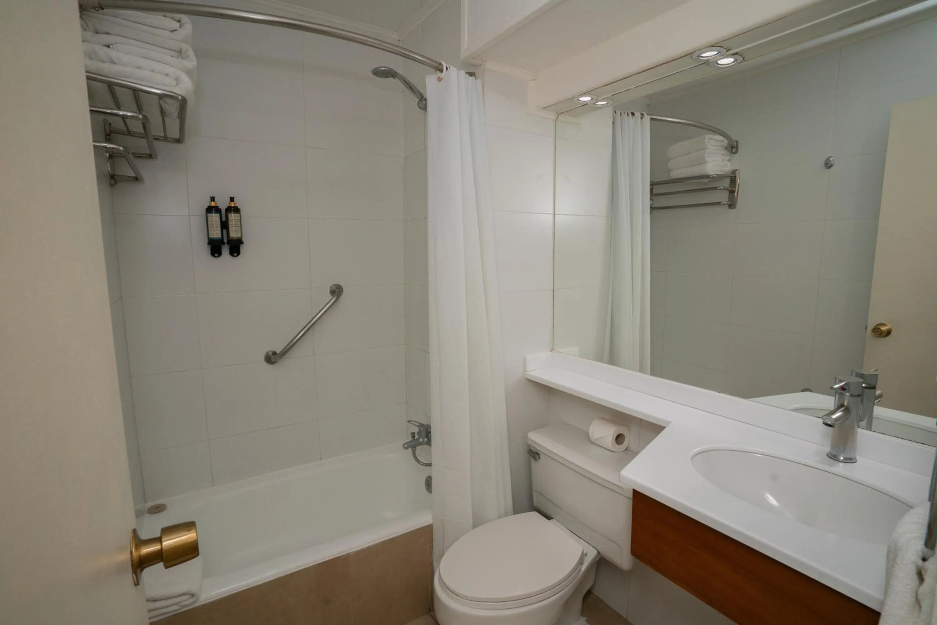 Bathroom in Hotel Don Luis Puerto Montt