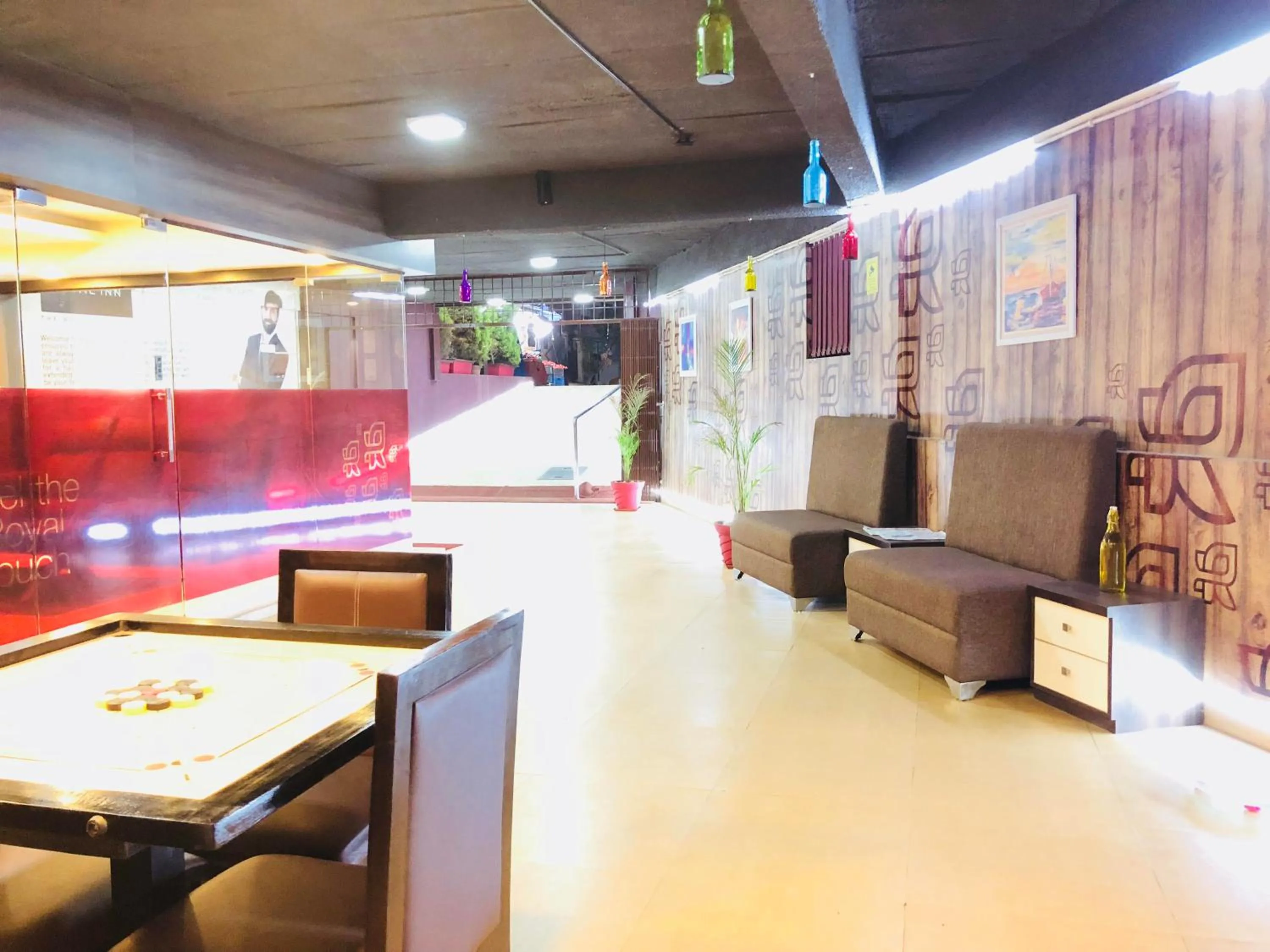 Game Room in Hotel Royal Inn - Electronic City