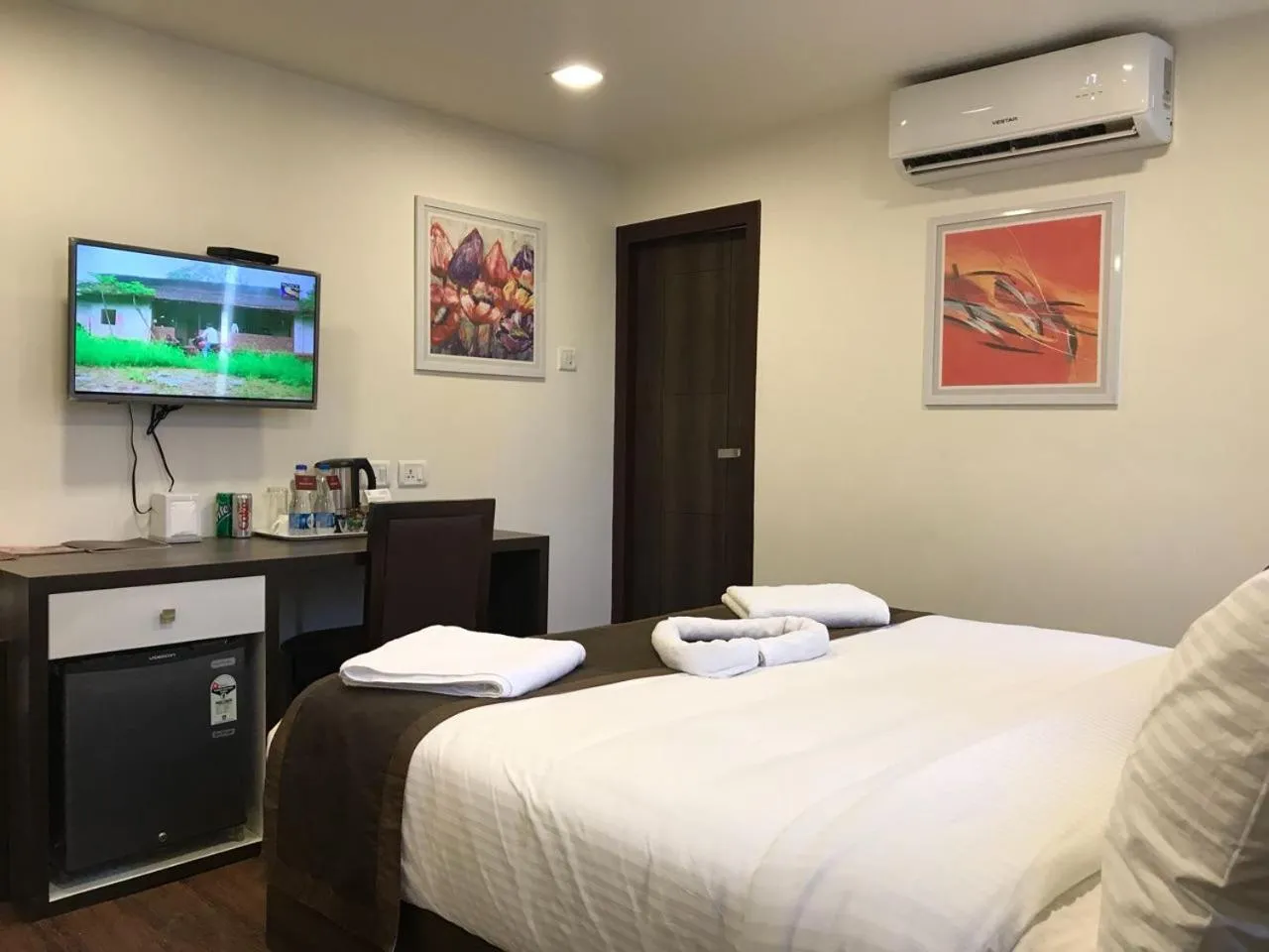 Bed in Hotel Royal Inn - Electronic City